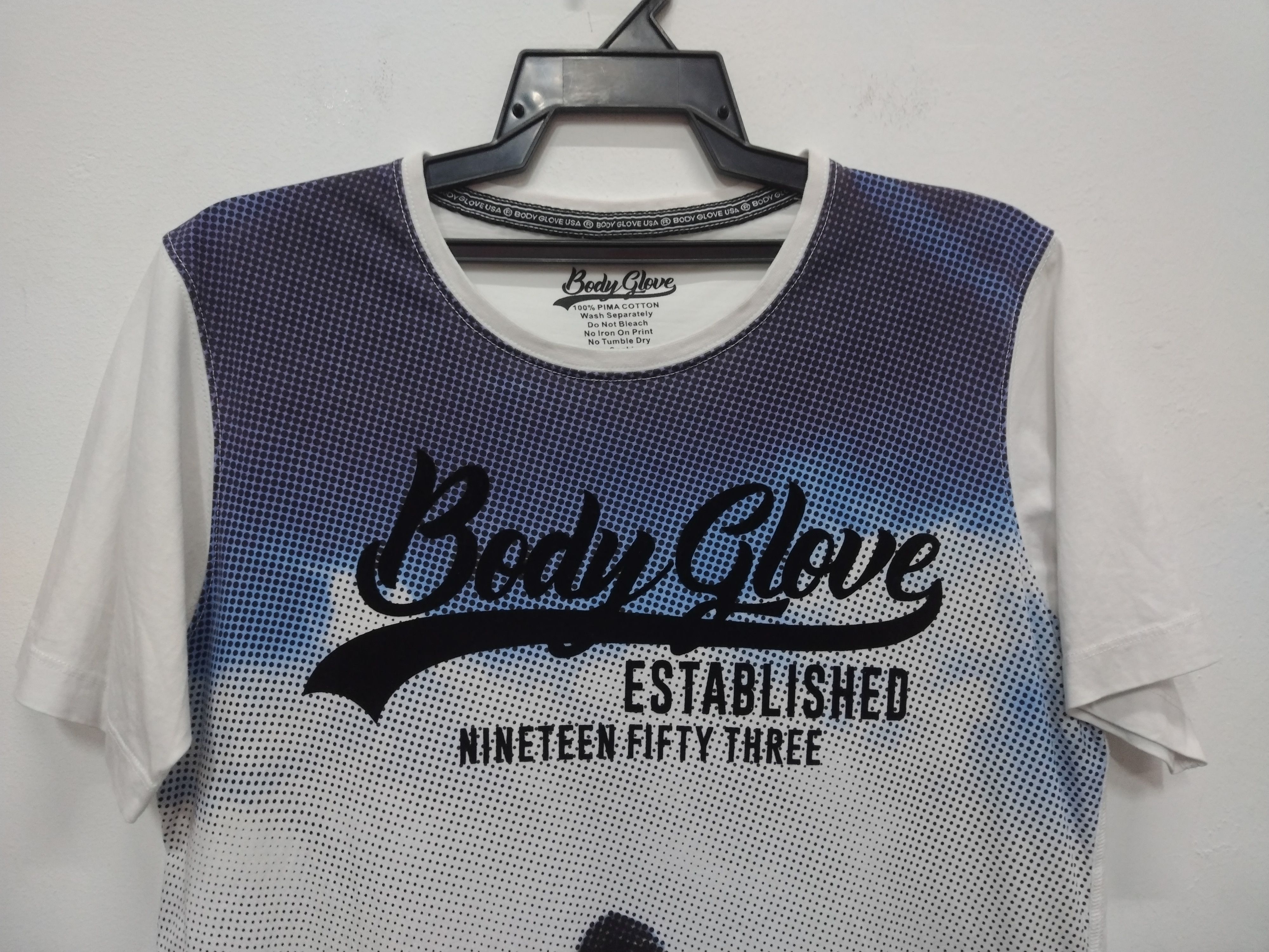 Body Glove Rare design over print body glove usa t shirt L slim fit Size US L / EU 52-54 / 3 - 4 Thumbnail