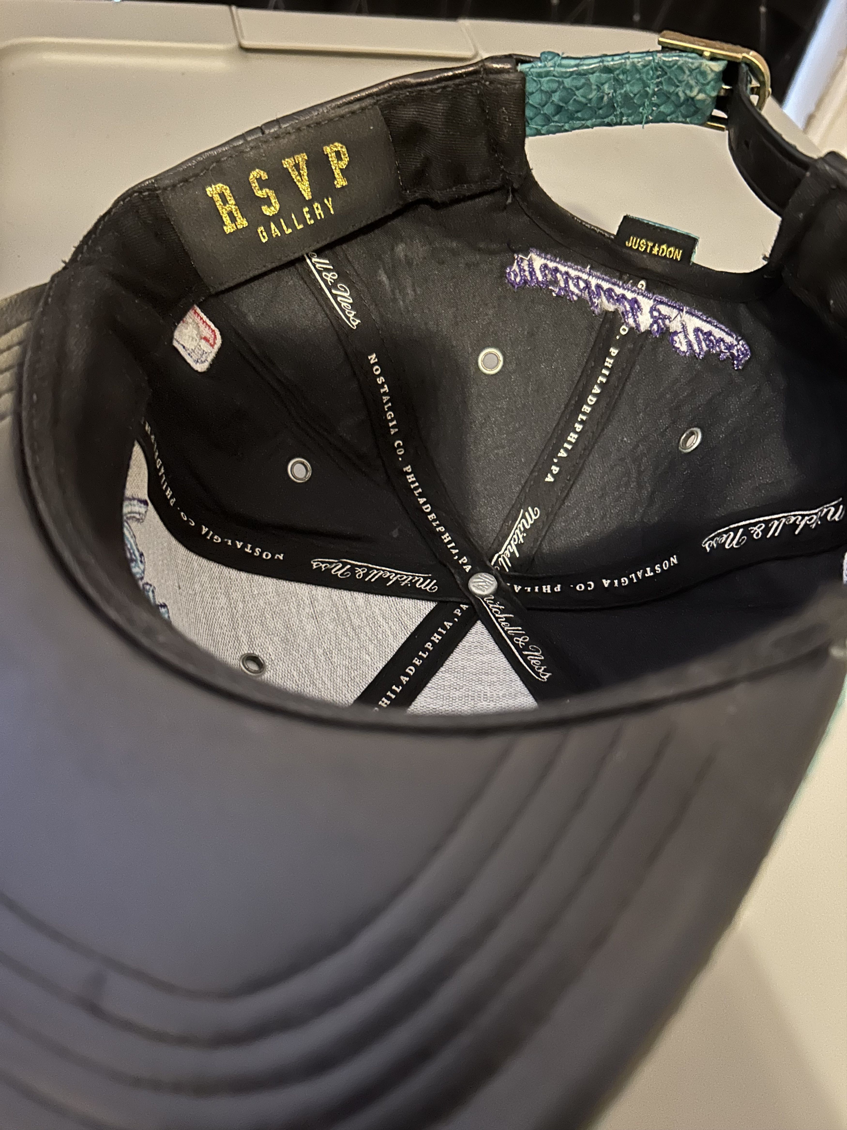 Just Don × Mitchell & Ness × Rsvp Gallery Just Don Leather Charlotte Hornets Hat Size ONE SIZE - 4 Thumbnail