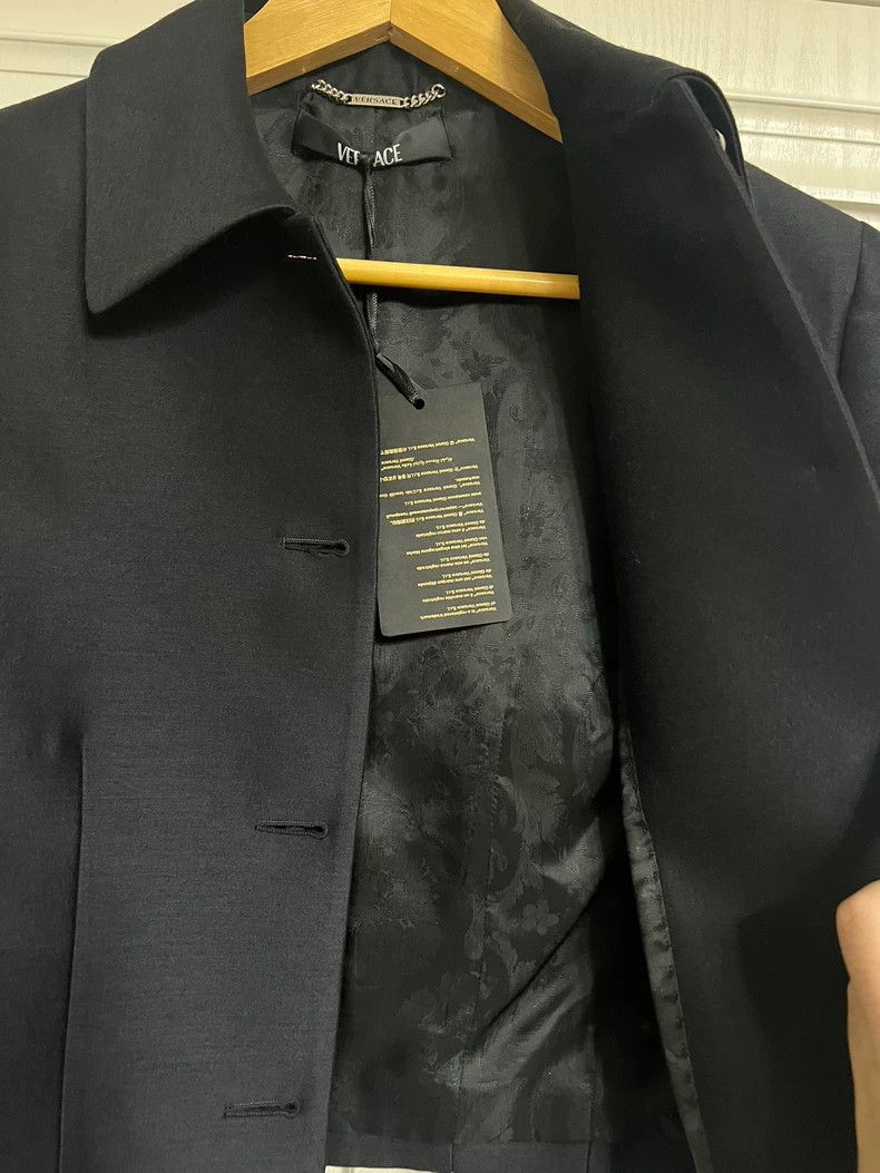 Versace Versace A black cropped jacket is embellished with gold he Size L / US 10 / IT 46 - 3 Thumbnail