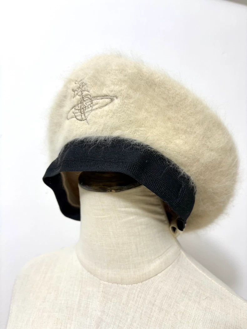 Vivienne Westwood Vivienne Westwood Mid-1930s white wool Saturn berets Size ONE SIZE - 2 Thumbnail