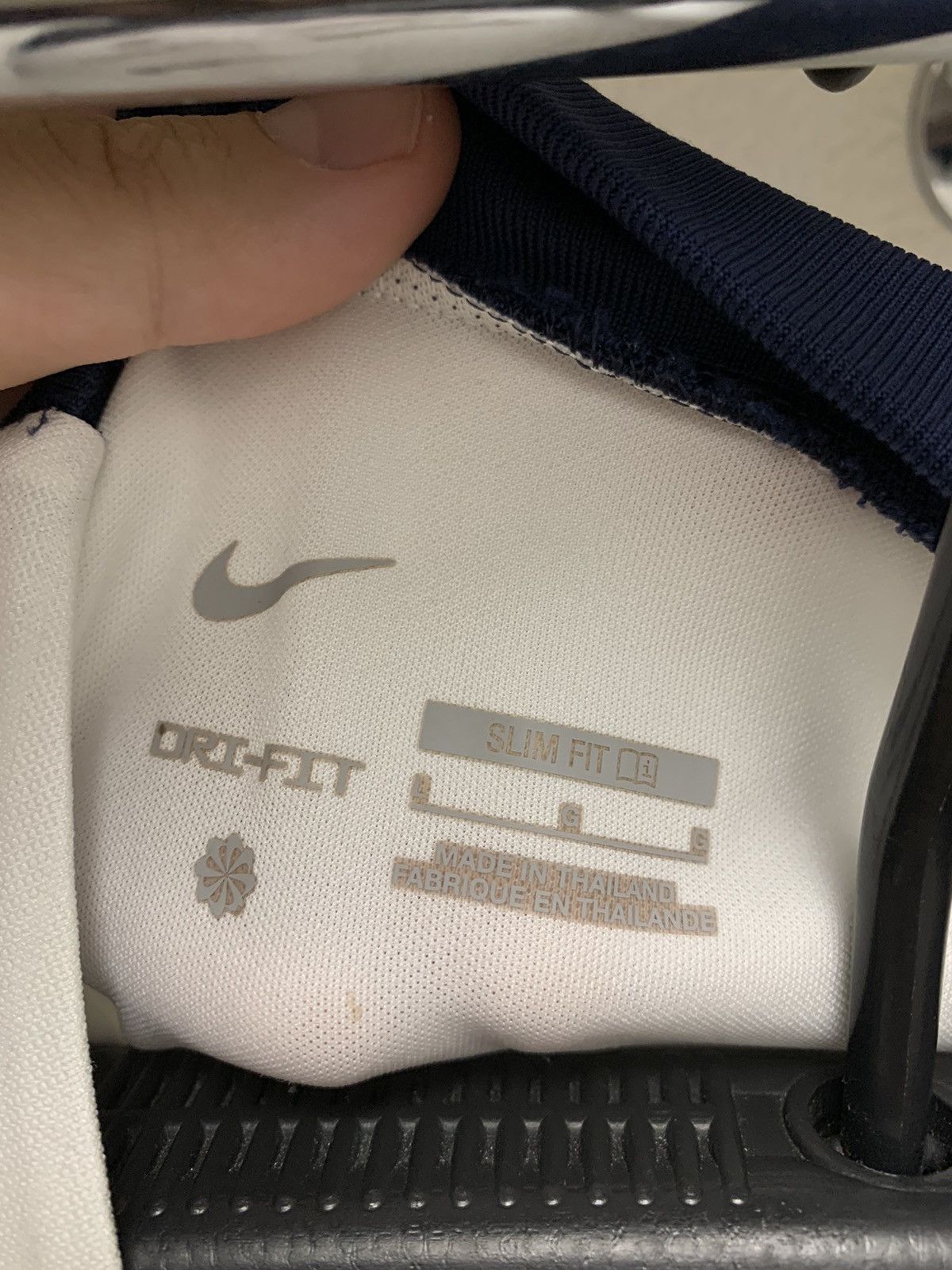 Nike Paris Saint Germain PSG white soccer jersey L sz training Size US L / EU 52-54 / 3 - 4 Thumbnail