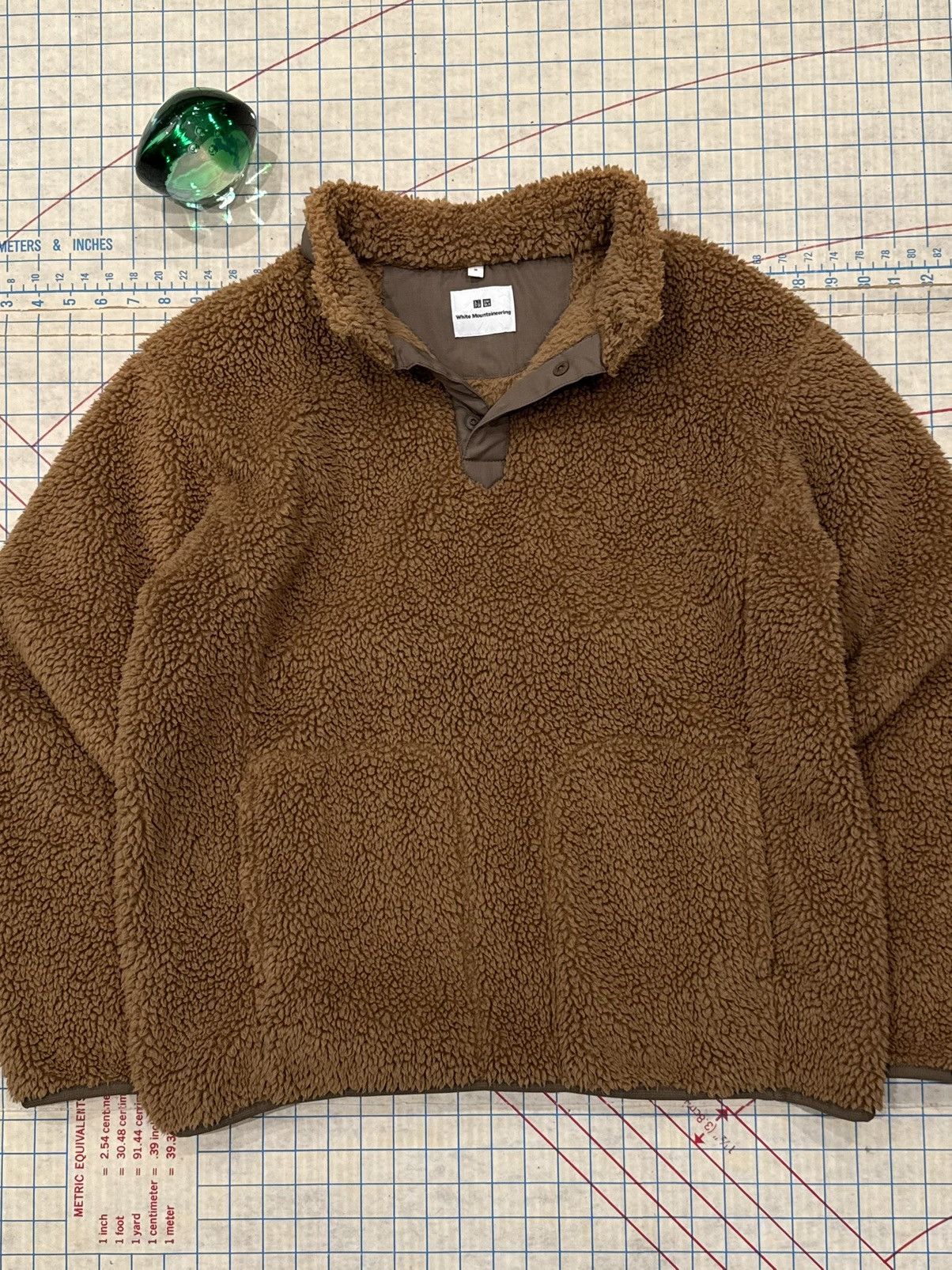 Uniqlo × White Mountaineering Uniqlo x White Mountaineering Snap Fleece Brown Size Medium Size US M / EU 48-50 / 2 - 2 Thumbnail