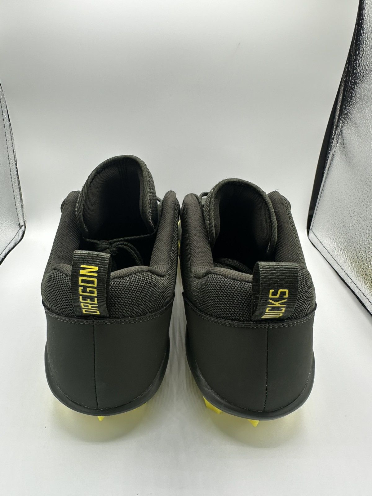 Nike NIKE ALPHA MENACE PRO 2 LOW WD P OREGON DUCKS Size US 11 / EU 44 - 4 Thumbnail