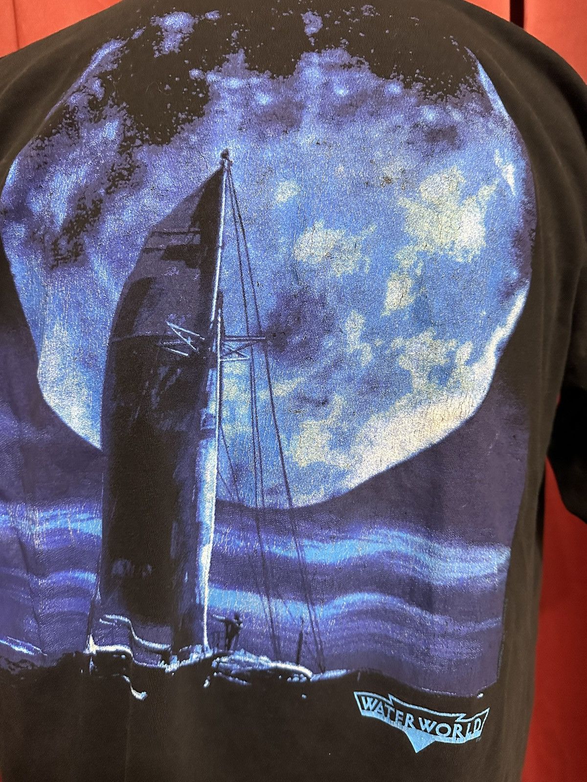 Vintage Vintage Water World Tshirt 90’s Movie Tee Streetwear Grail Size US XL / EU 56 / 4 - 4 Thumbnail
