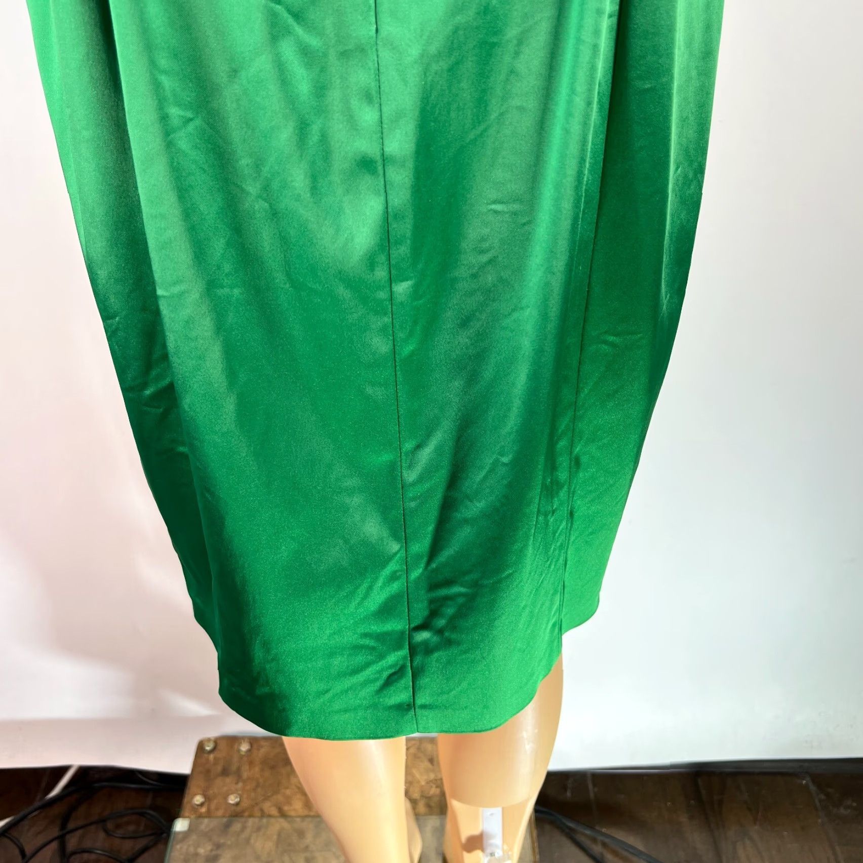Calvin Klein Calvin Klein Dress Women Sheath Green 8P Petite Sleeveless Square Neck Pleated Bodice Knee Length Party/Cocktail Womens Size M / US 6-8 / IT 42-44 - 7 Thumbnail