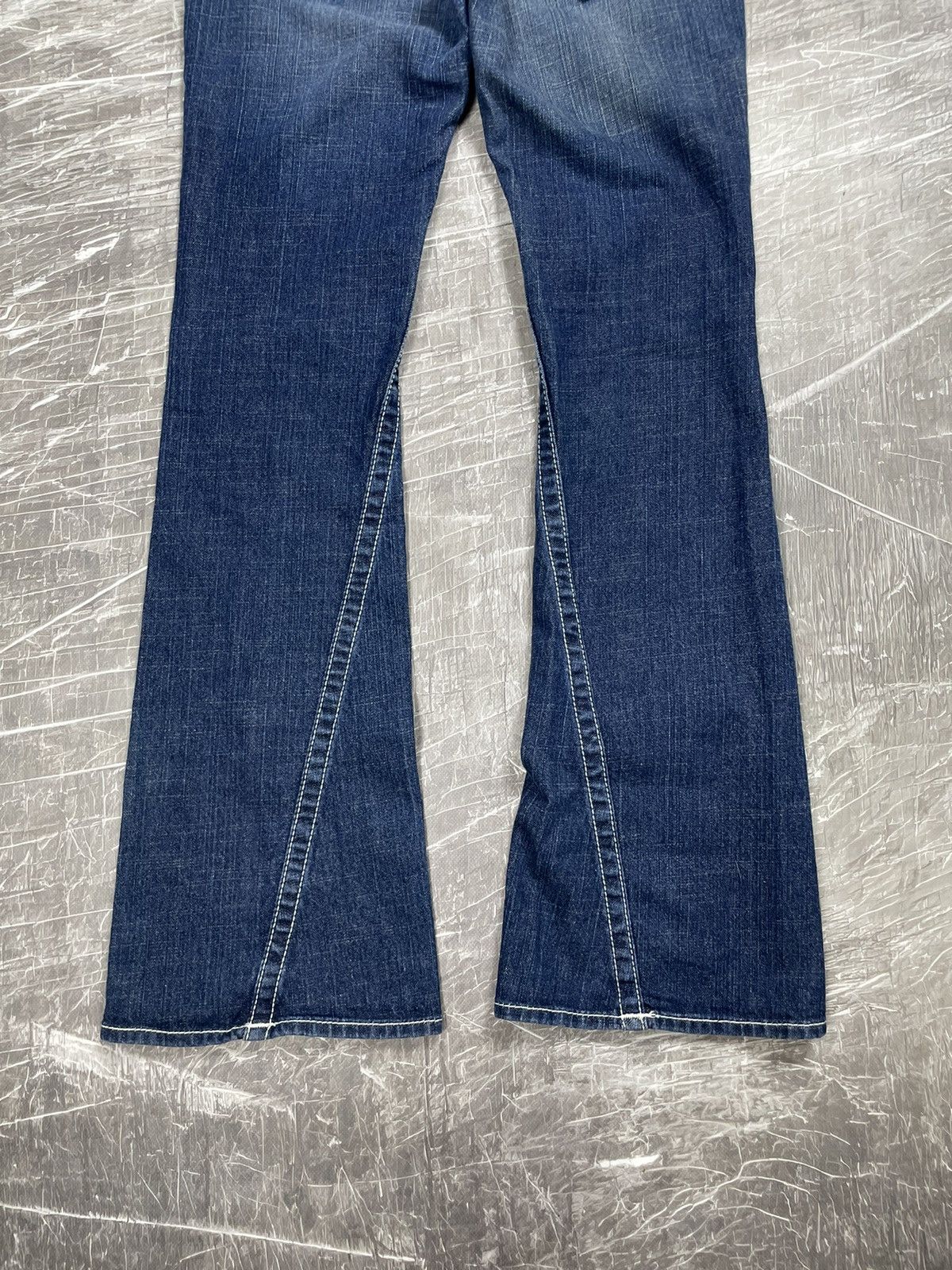 True Religion True Religion Rare Vintage Flared Contrast Stitch Y2K Jeans Size 26" / US 2 / IT 38 - 6 Thumbnail
