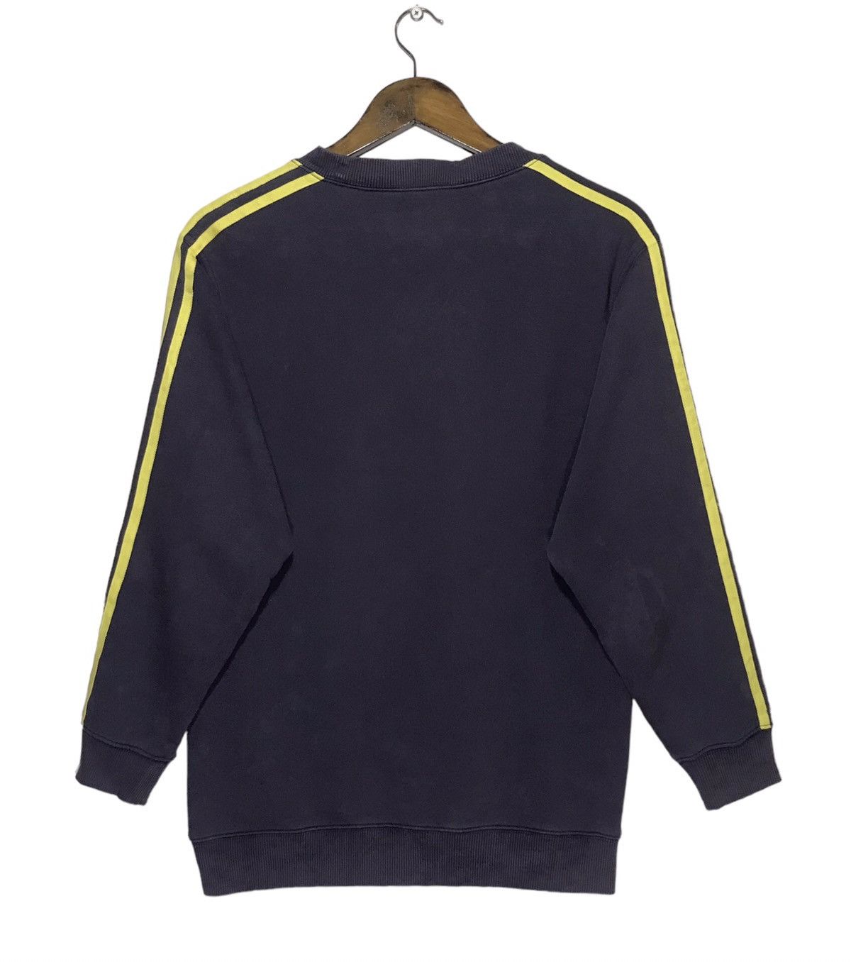 Adidas × Japanese Brand × Vintage Vintage Adidas 3 Stripes Sportwear Sweatshirt Size US S / EU 44-46 / 1 - 2 Thumbnail