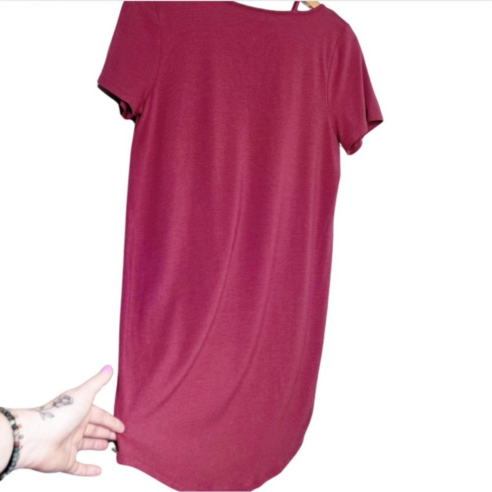 Express New with Tag Express Women’s Cut Out V-Neckline Mini Dress Size M / US 6-8 / IT 42-44 - 8 Thumbnail