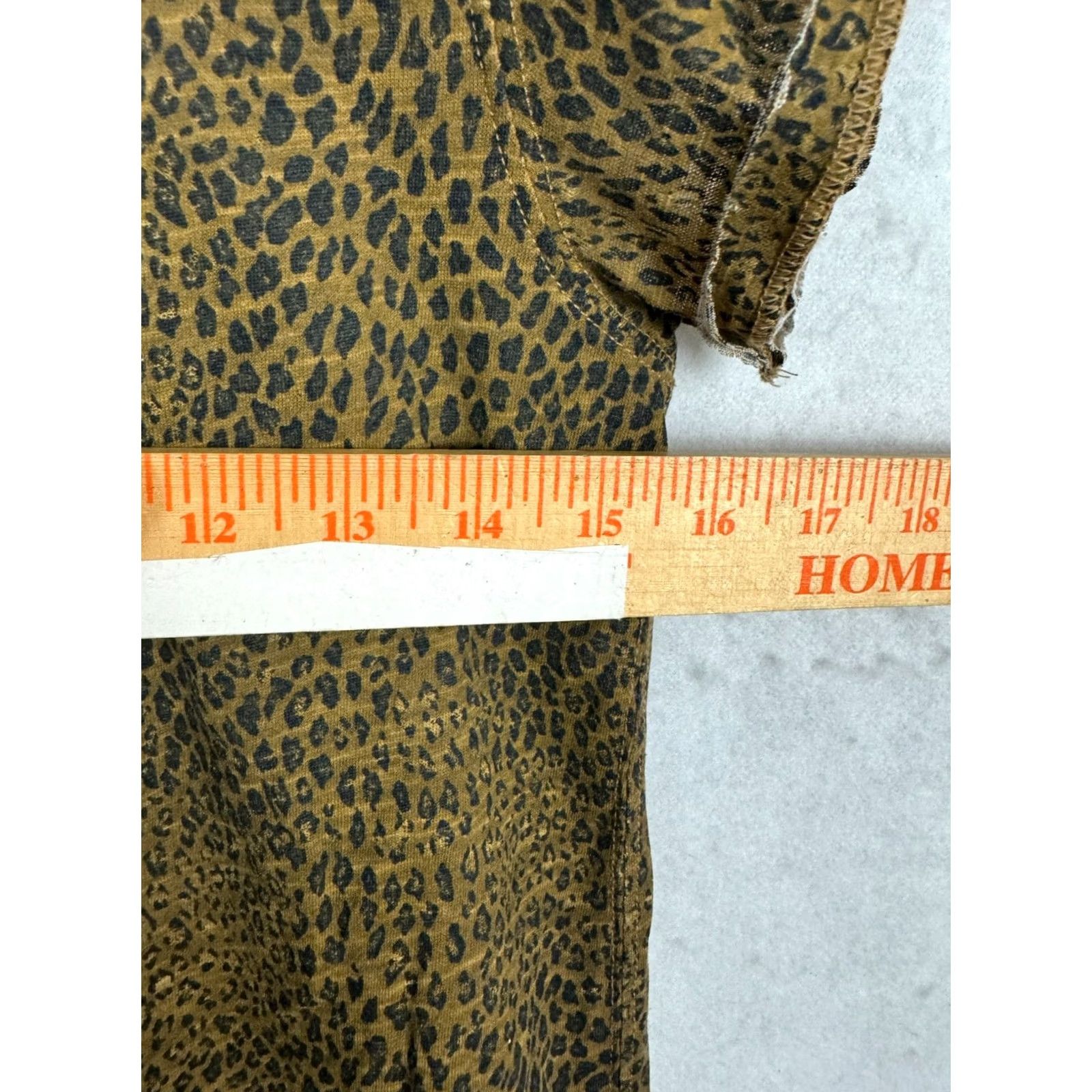 Vintage We The Free People Leopard Cat Print T shirt Women XS Short Sleeve Lightweight Size XS / US 0-2 / IT 36-38 - 6 Thumbnail