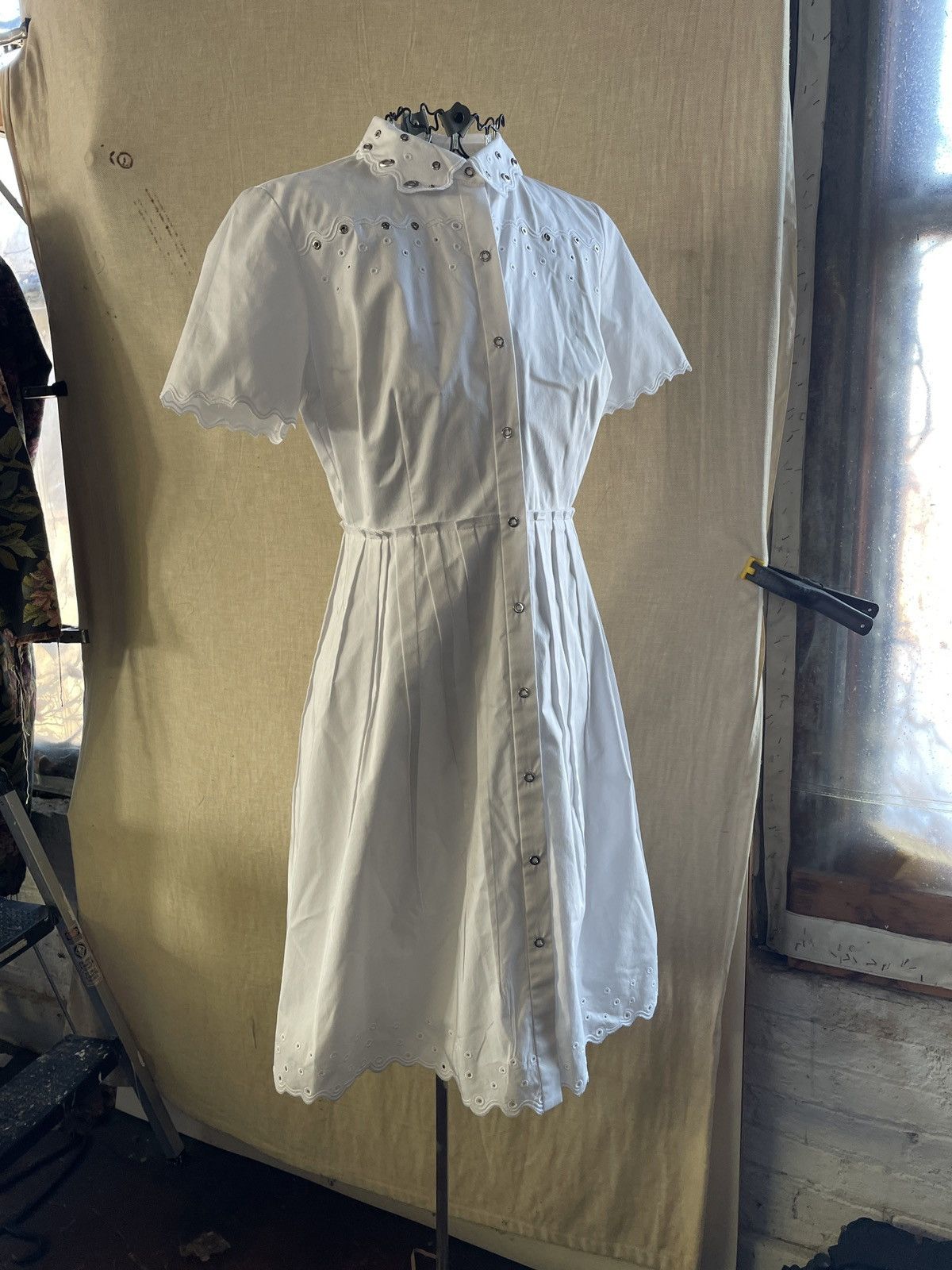 Elie Tahari Elie Tahari shirt dress with rivet and embroidered details Size S / US 4 / IT 40 - 4 Thumbnail