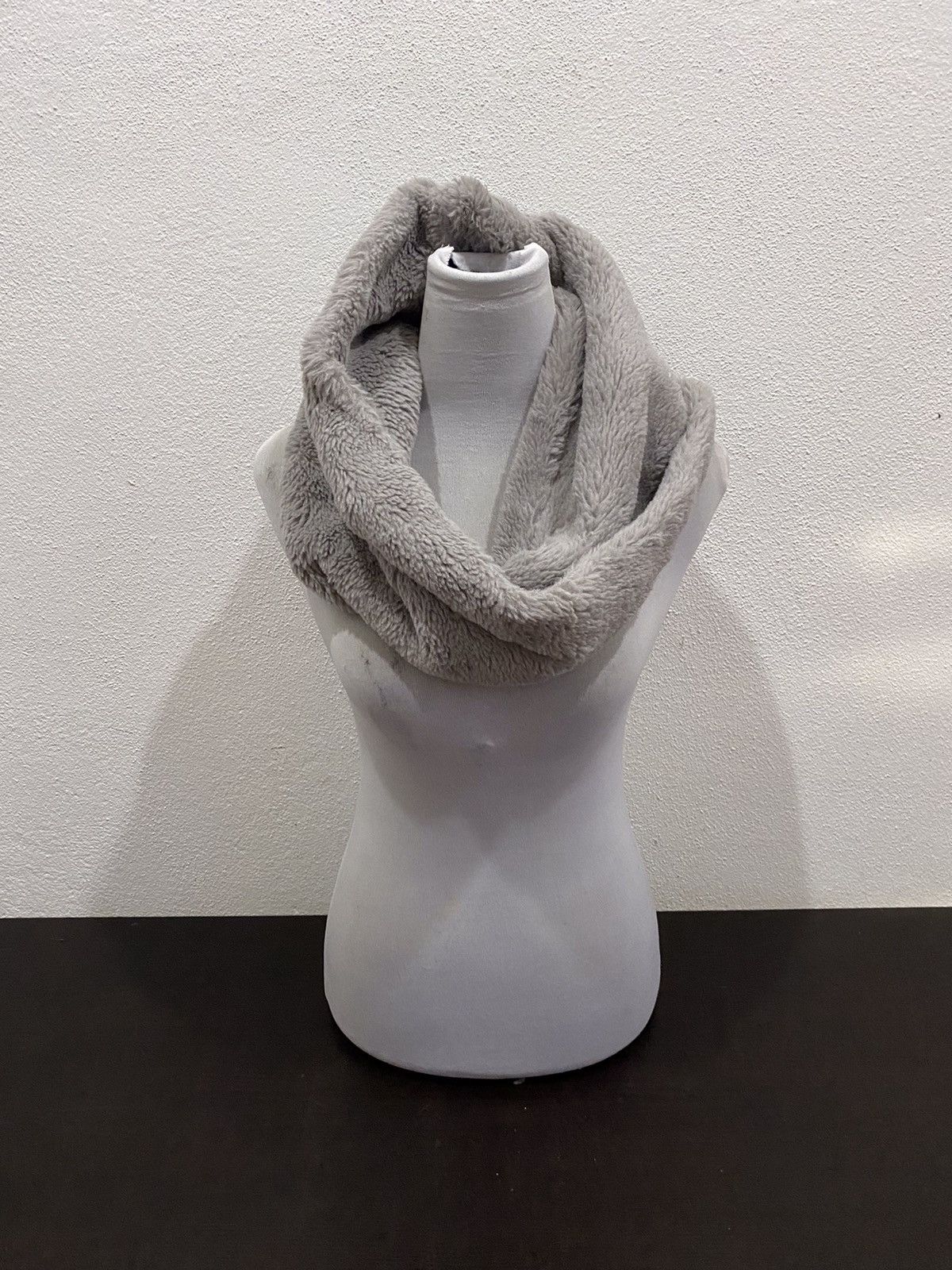 Japanese Brand Japanese Brand Fleece Neckerchief/ Neck Warmer Size ONE SIZE - 2 Thumbnail