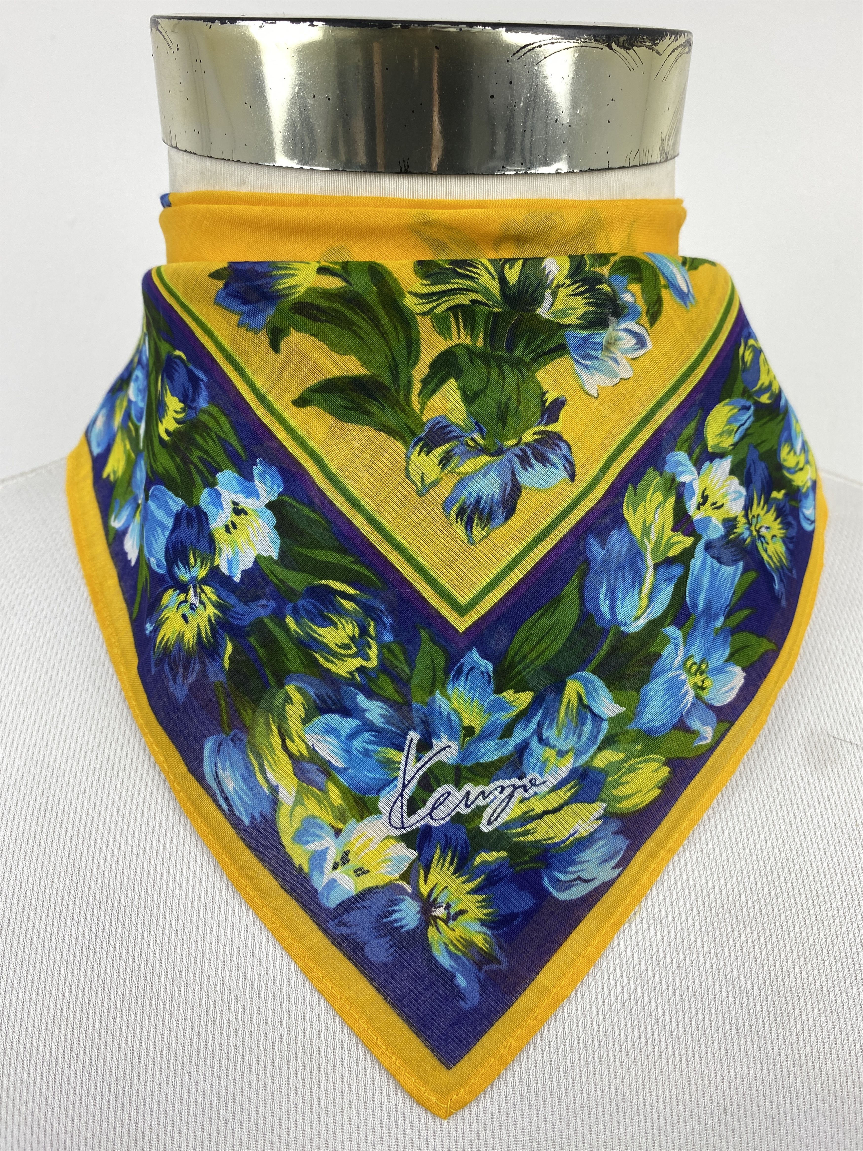 Kenzo Vintage Kenzo Handkerchief / Neckerchief / Bandana HKC1124 Size ONE SIZE - 1 Thumbnail