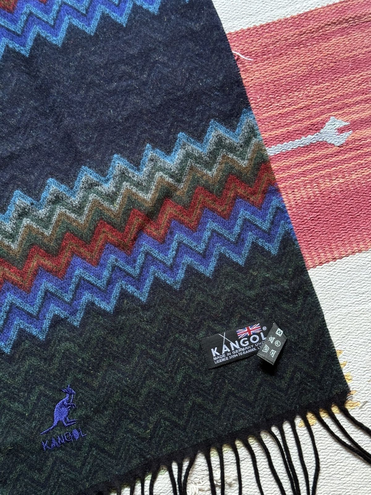 Vintage Vintage 00’s Kangol y2k Aztec Navy Scarf Size ONE SIZE - 3 Thumbnail