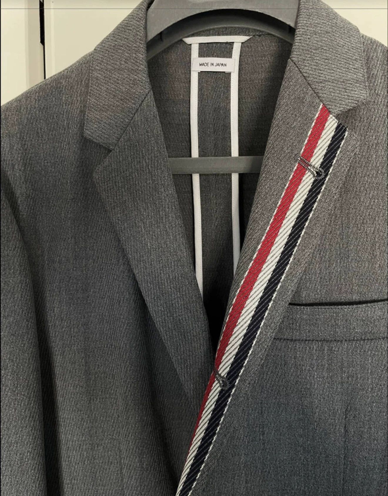 Thom Browne Thom Browne Tricolor Neck Slim Suit Mid-Gray Size4 Size US XL / EU 56 / 4 - 7 Thumbnail