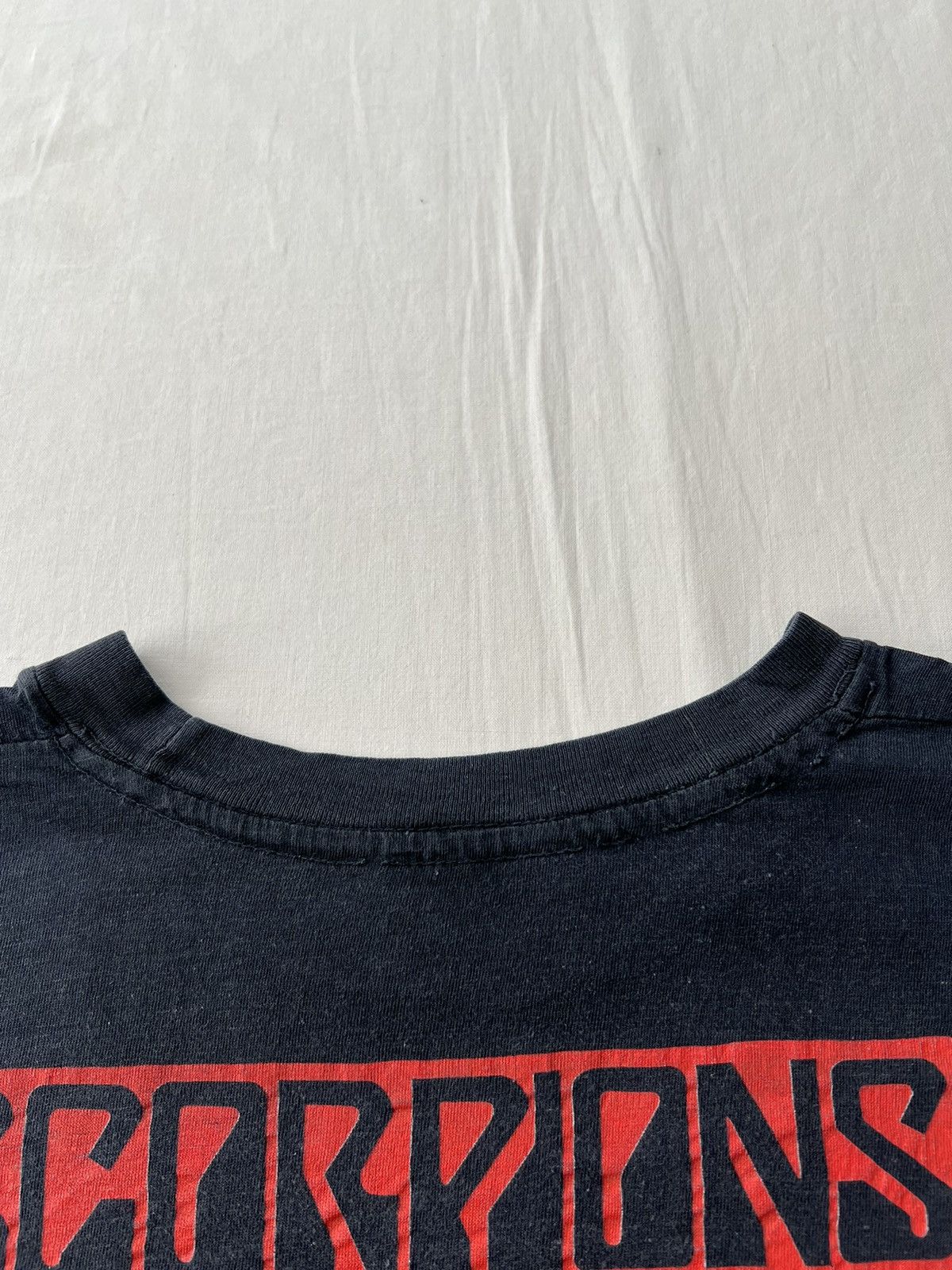 Band Tees Vintage 1988 Scorpions USSR Moscow Tour 80s Black T-shirt Size US L / EU 52-54 / 3 - 16 Thumbnail
