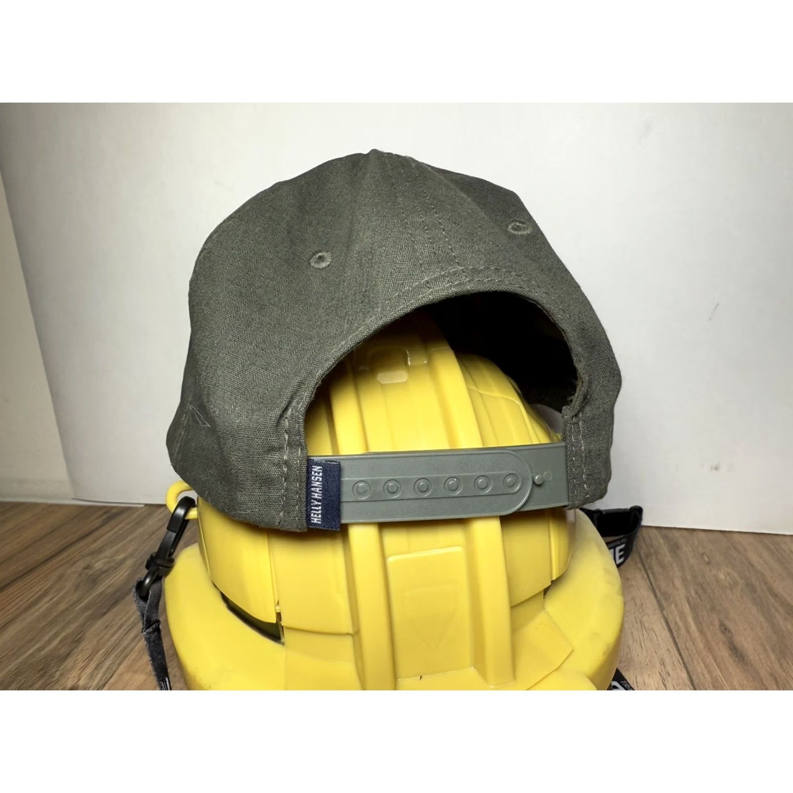 Helly Hansen VINTAGE Helly Hansen Army Green Adjustable Panel Patch Hat Trucker SnapBack Men Adjustable Green Army Baseball Cap Mens Size ONE SIZE - 5 Thumbnail