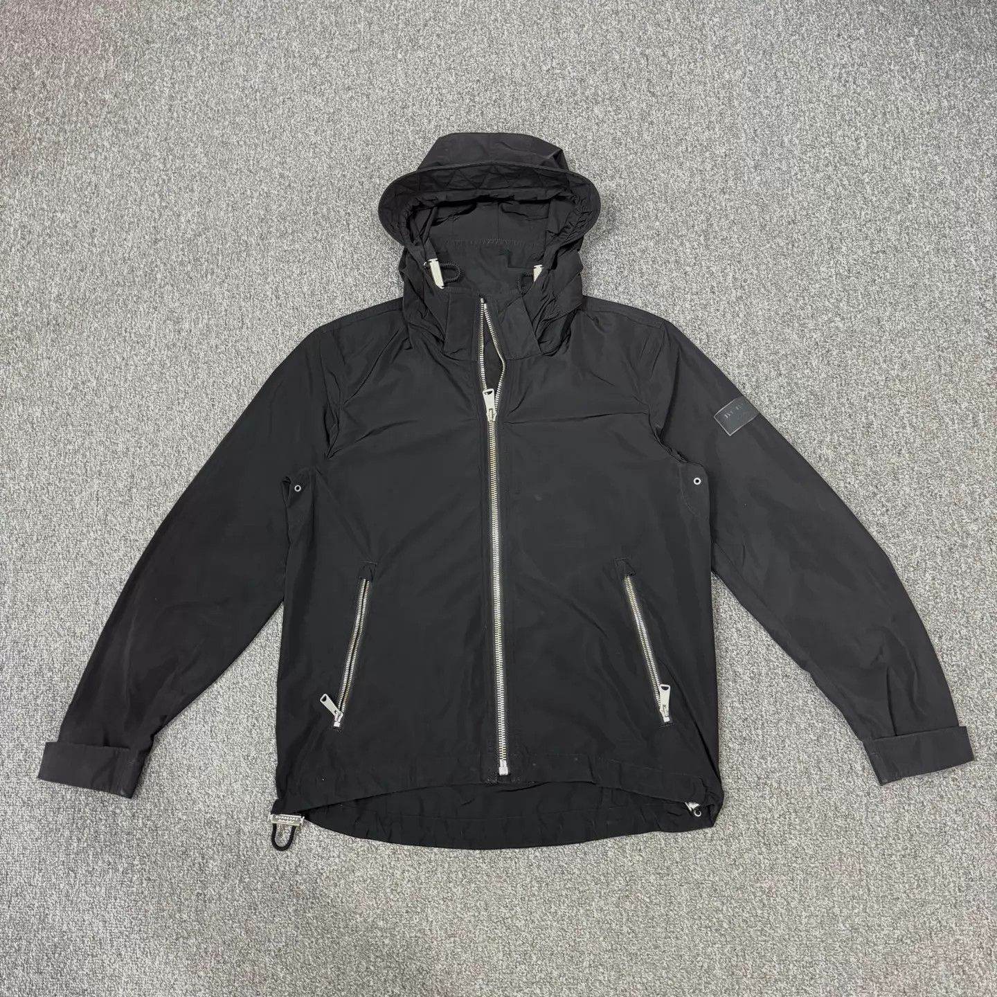 Burberry Burberry black arm logo nylon jacket 48 95new Size US M / EU 48-50 / 2 - 1 Thumbnail
