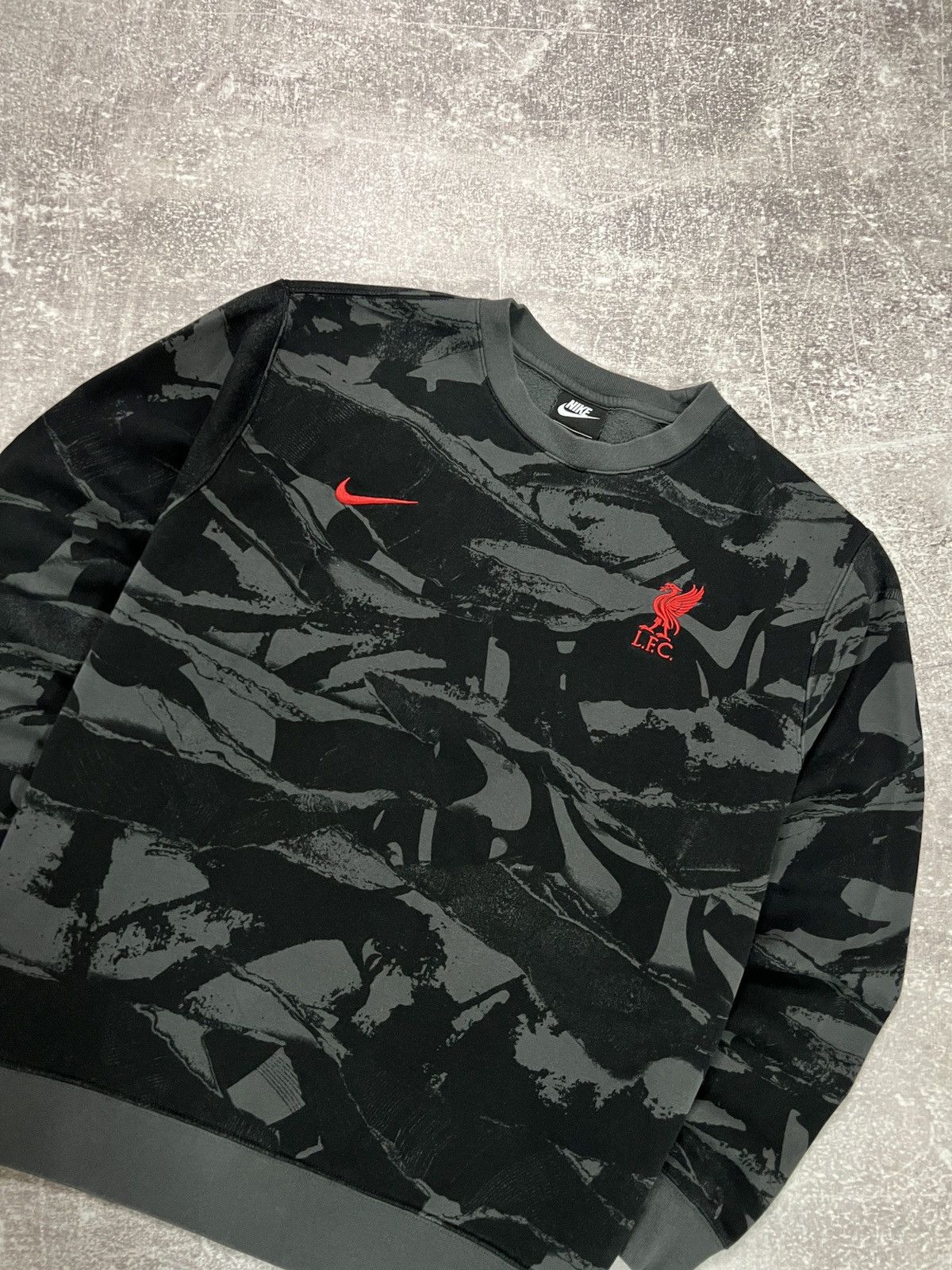 Nike Sweatshirt Nike Liverpool Logo Rare size XL Size US XL / EU 56 / 4 - 2 Thumbnail
