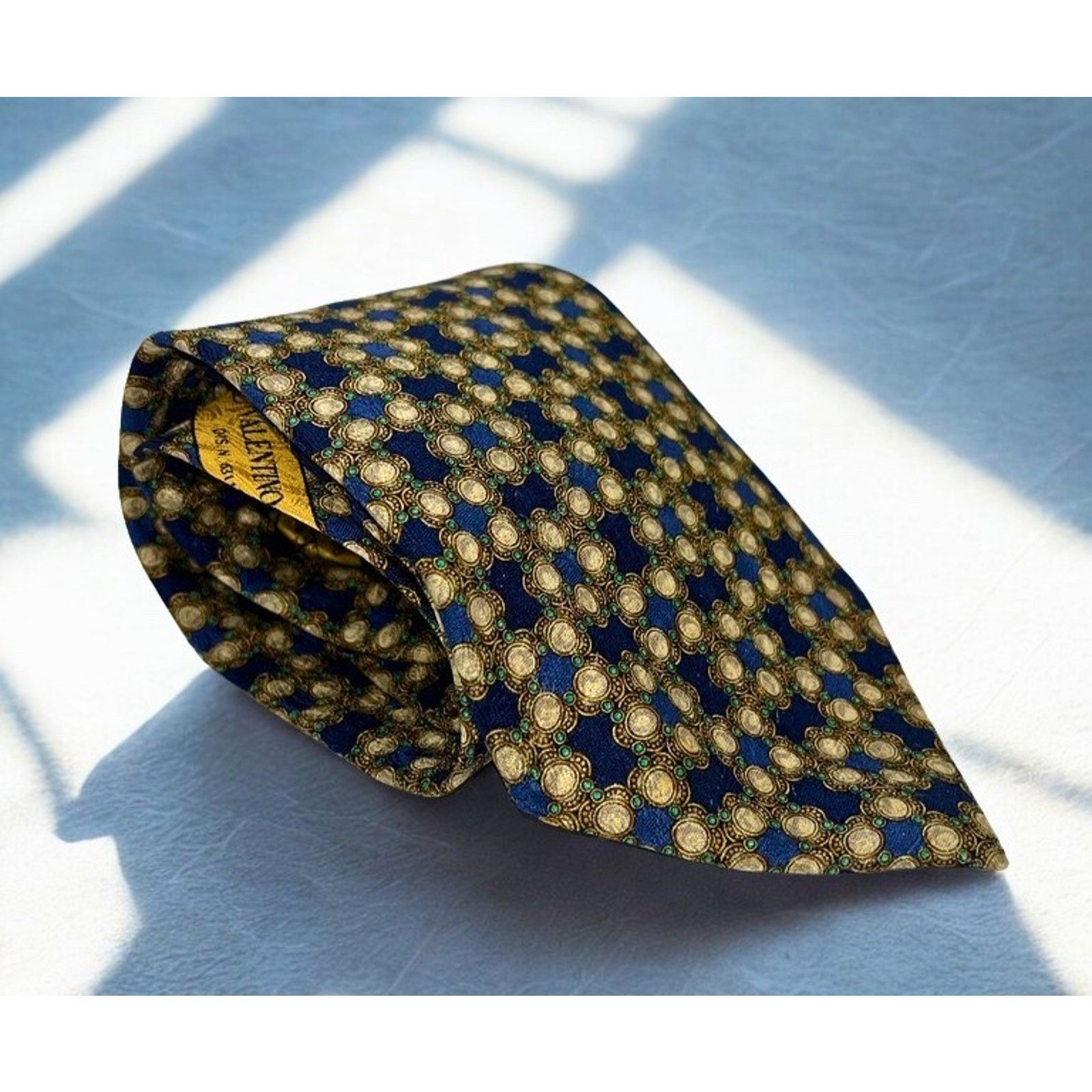 Valentino Valentino Cravatte Vintage Silk Tie Medallion Pattern Size ONE SIZE - 11 Thumbnail