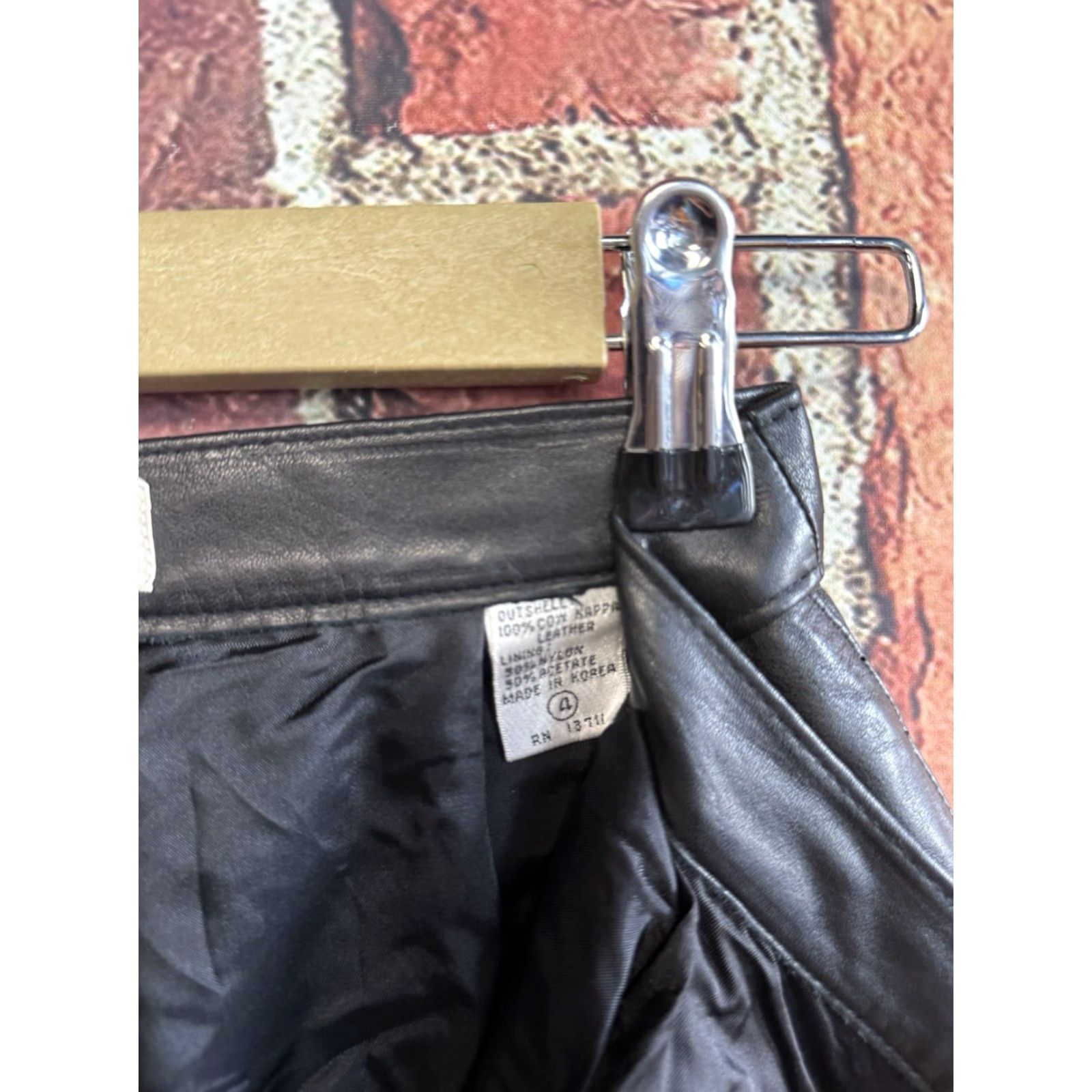 Vintage VINTAGE Dana Brooke Womens Leather Pants Straight Leg Baggy Size 4 Black Cropped Size 27" / US 4 / IT 40 - 4 Thumbnail