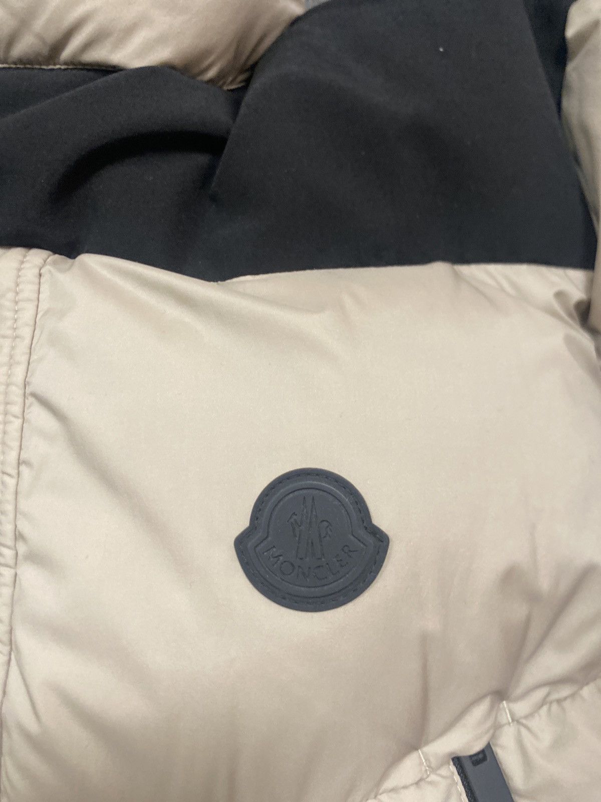 Moncler Moncler Timsit down jacket in beige (perfect condition) Size US XL / EU 56 / 4 - 4 Thumbnail