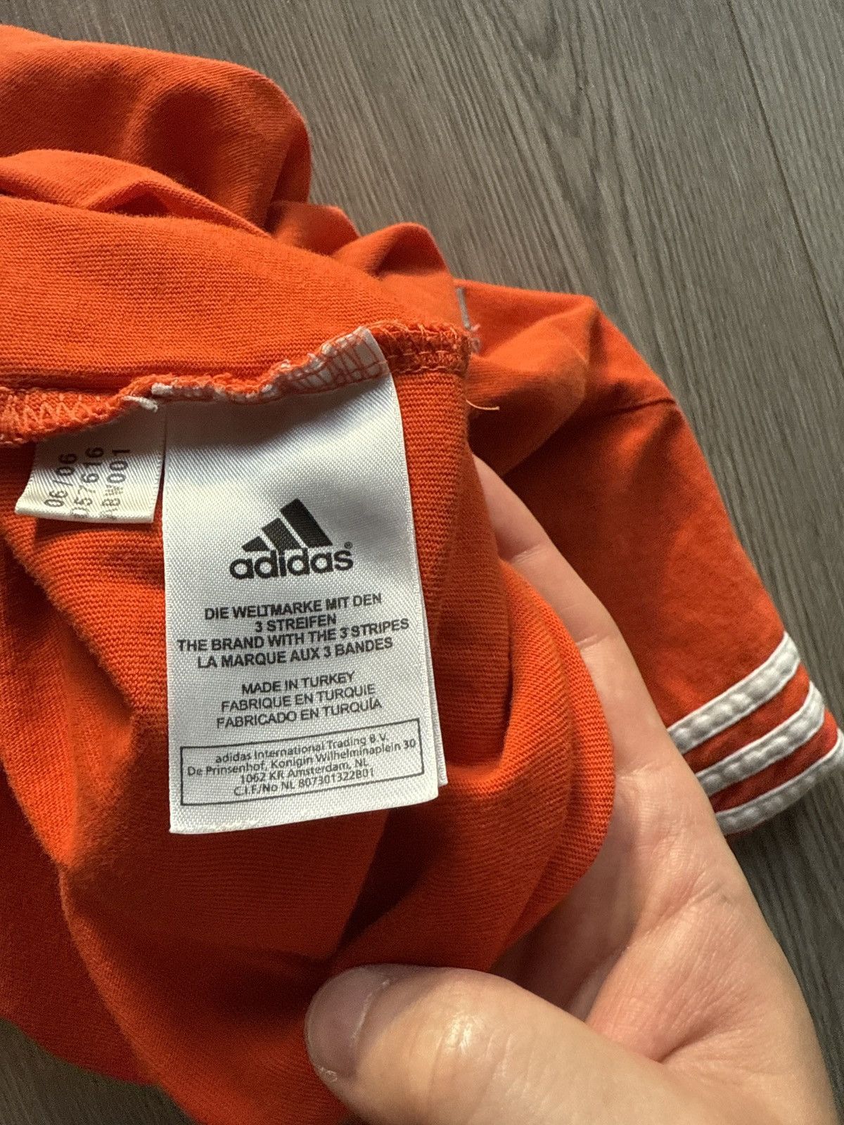 Adidas vintage 00s adidas tee Size US L / EU 52-54 / 3 - 5 Thumbnail