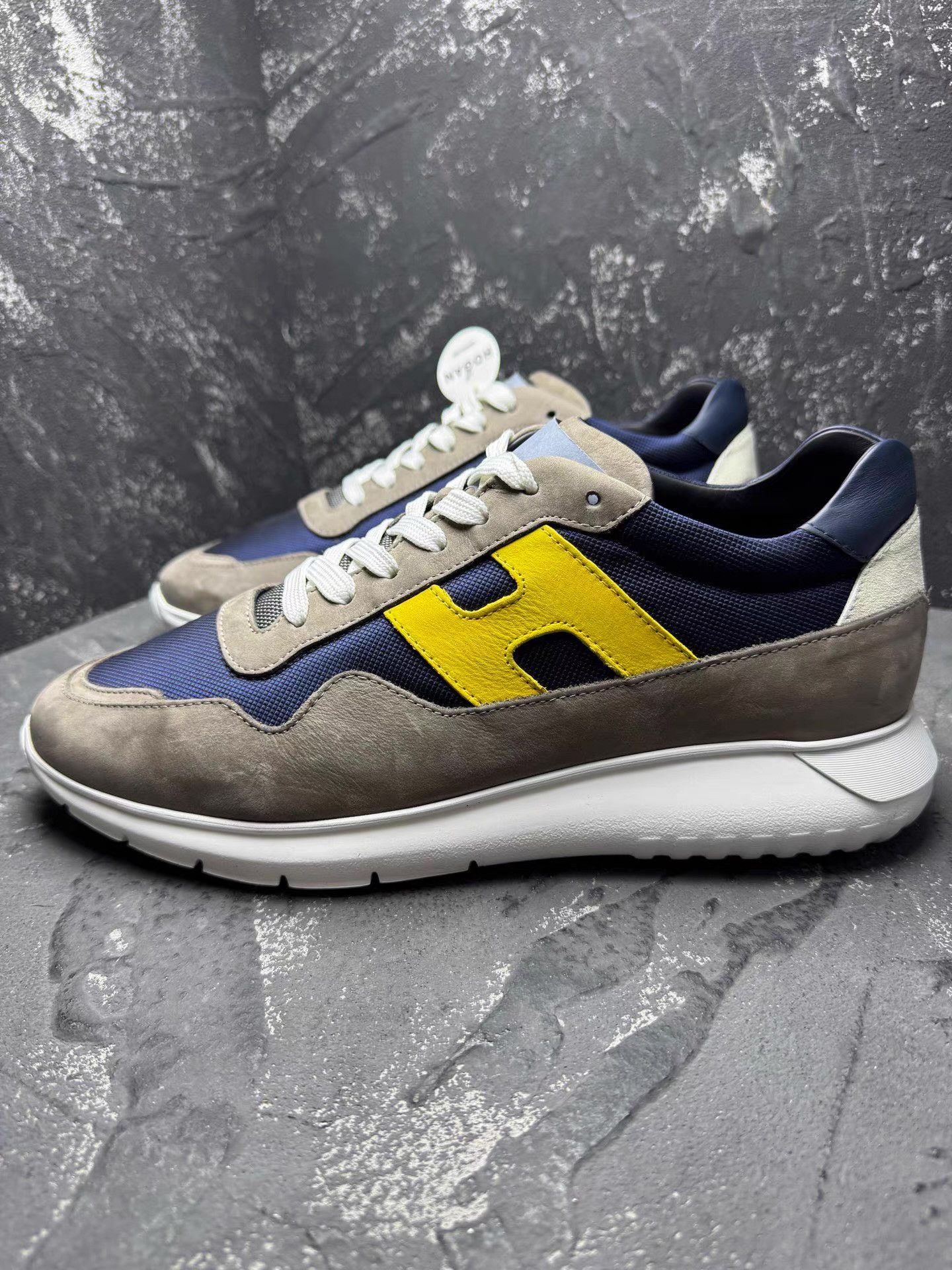 Hogan HOGAN Classic Sneakers with Yellow H Logo Q10 Size US 10.5 / EU 43-44 - 2 Thumbnail