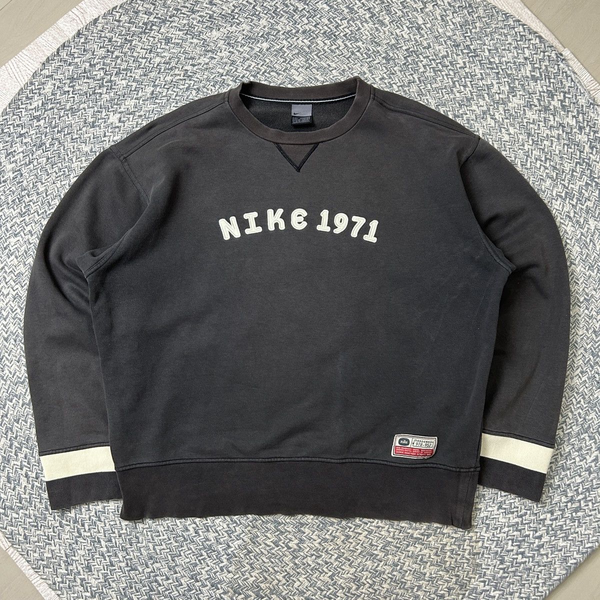 Nike × Vintage Vintage Nike 00s spellout 1971 sweatshirt Size US L / EU 52-54 / 3 - 1 Thumbnail