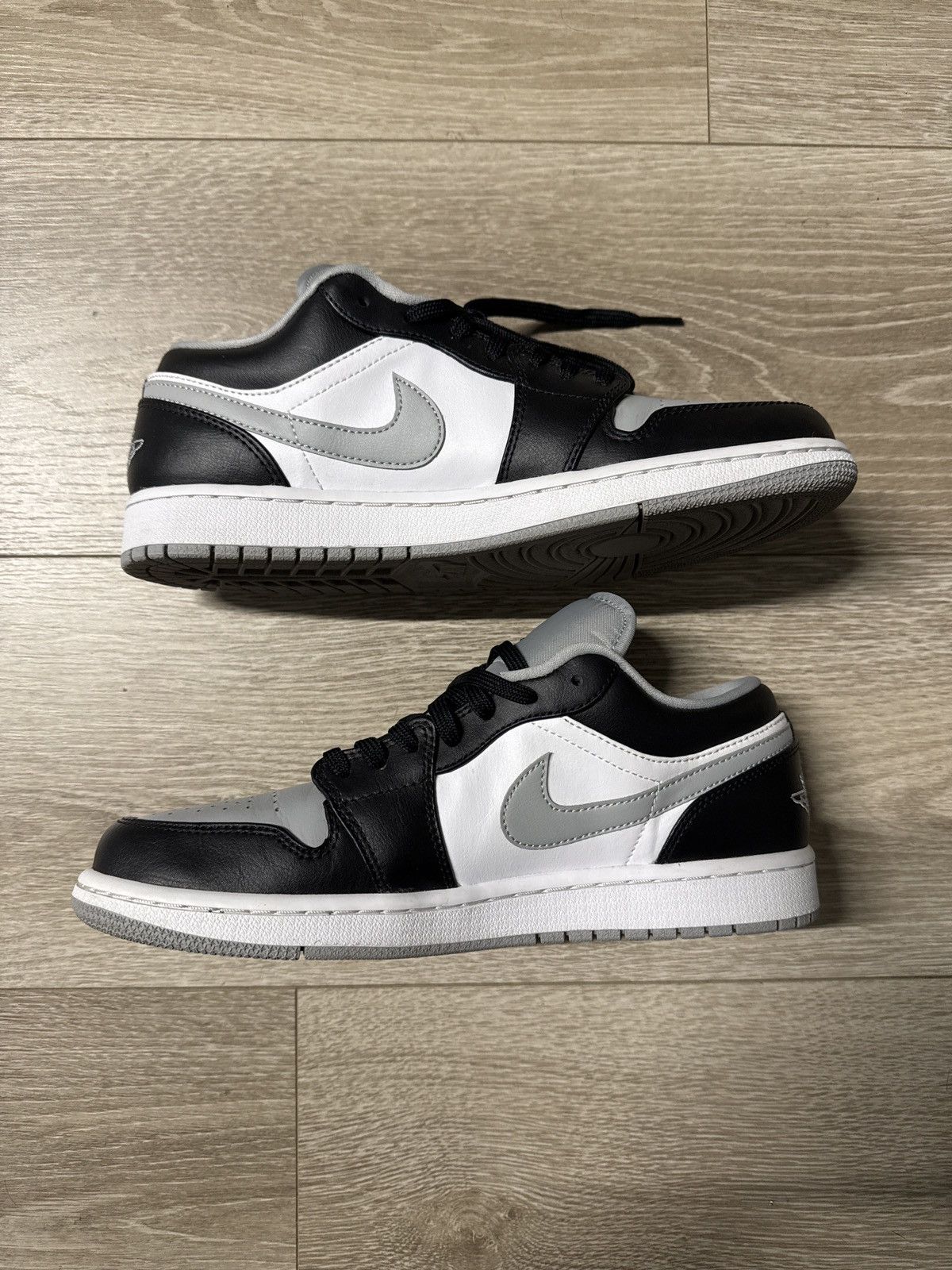 Jordan Brand × Nike Air Jordan 1 low shadows Size US 9 / EU 42 - 4 Thumbnail