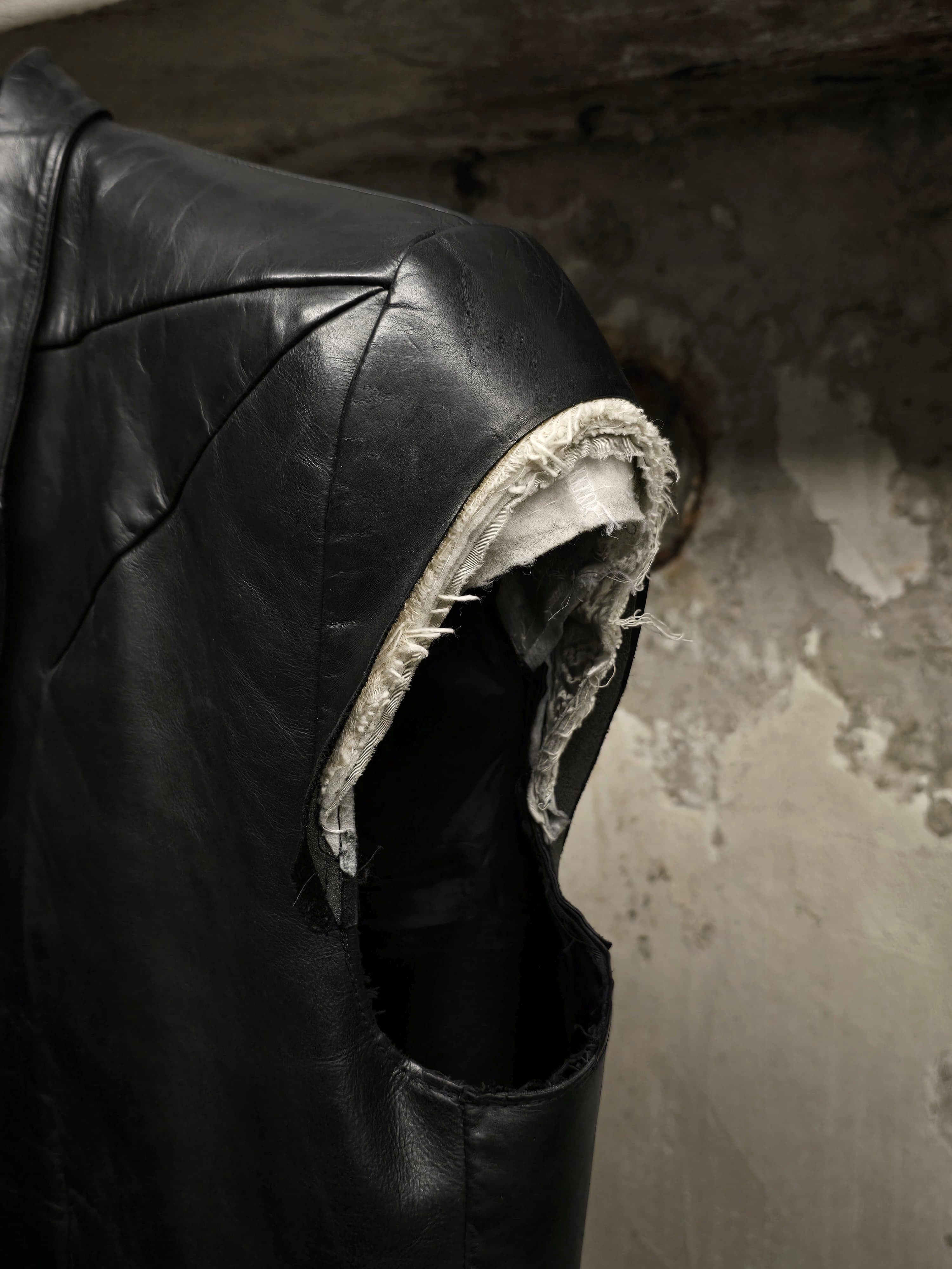 Rick Owens Rick Owens Tatlin Sleeveless Calf Leather Blazer Size US L / EU 52-54 / 3 - 5 Thumbnail