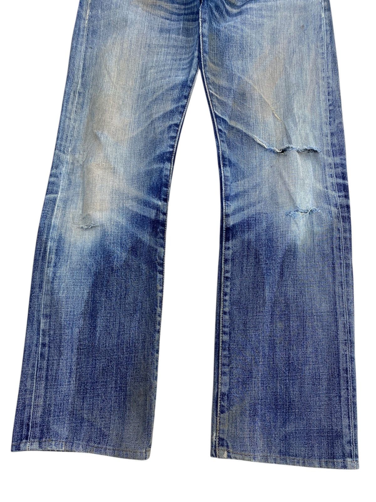 Levi's Vintage Levi’s Blue Faded Wash Style Ripped Jeans Size US 32 / EU 48 - 9 Thumbnail