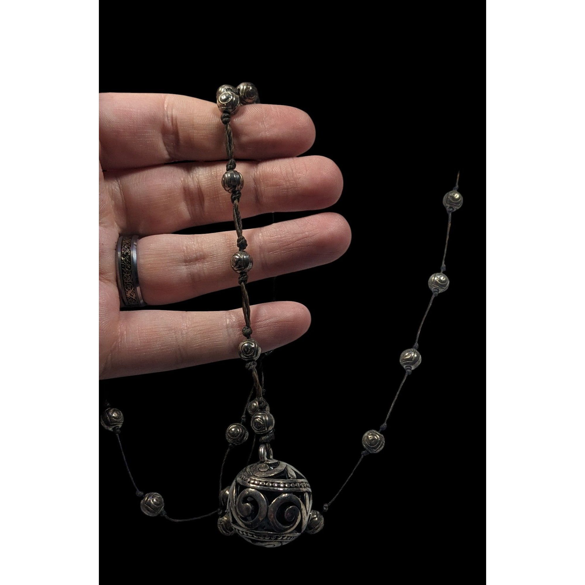 Other Vintage Silver Tone Beaded Station Necklace With Floral Engr Size ONE SIZE - 6 Thumbnail