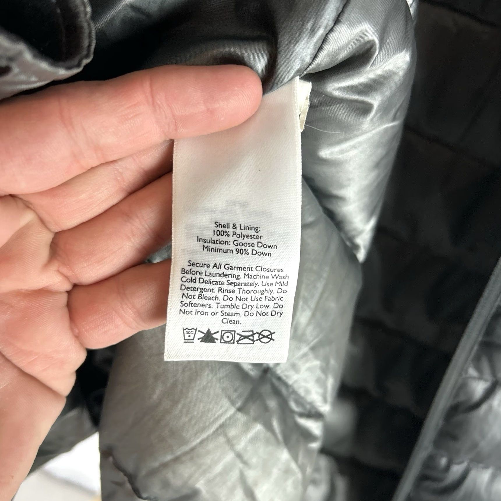 Eddie Bauer VINTAGE Eddie Bauer First Ascent Whittaker Down Puffer Vest Black Mens XL Mountaineering Size US XL / EU 56 / 4 - 5 Thumbnail