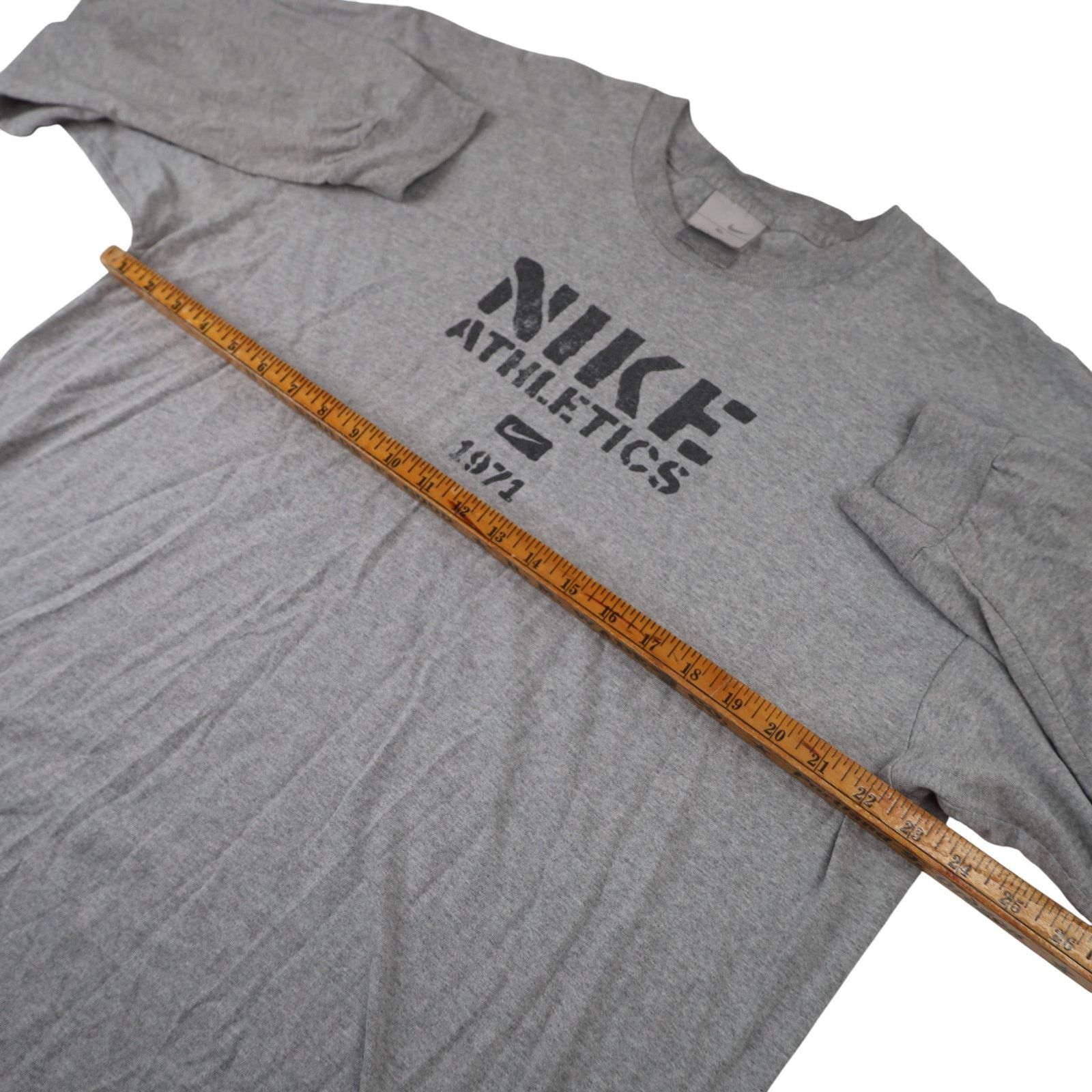Nike VTG Y2k Nike Athletics Graphic Spellout Long Sleeve T Shirt Size US L / EU 52-54 / 3 - 8 Thumbnail