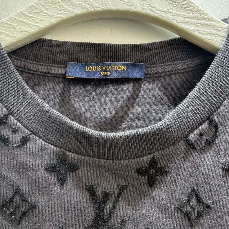 Louis Vuitton Louis Vuitton Monogram Flocked Full Logo Pocket Short Slee Size US L / EU 52-54 / 3 - 3 Thumbnail