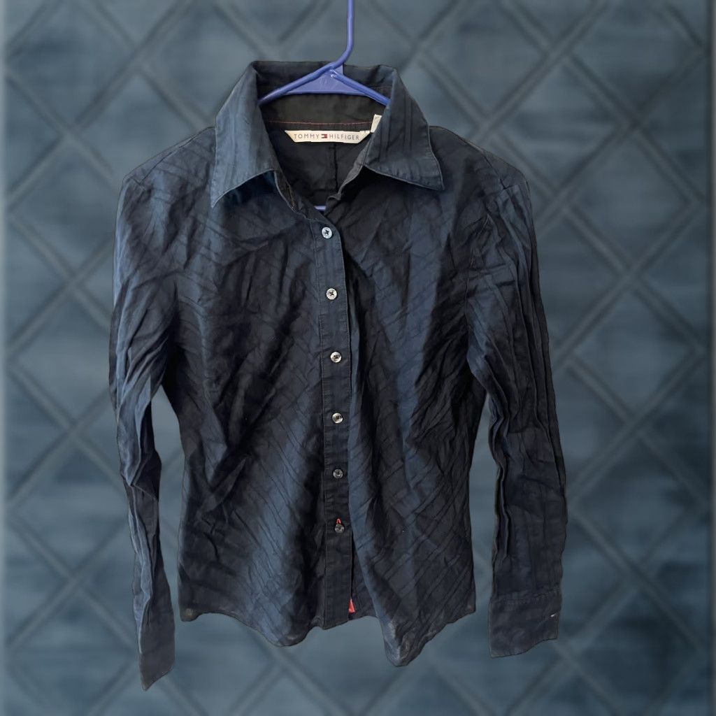 Tommy Hilfiger VINTAGE Tommy Hilfiger Blue Solid Shirt Button Up Cotton Size 10 Women Size L / US 10 / IT 46 - 1 Thumbnail