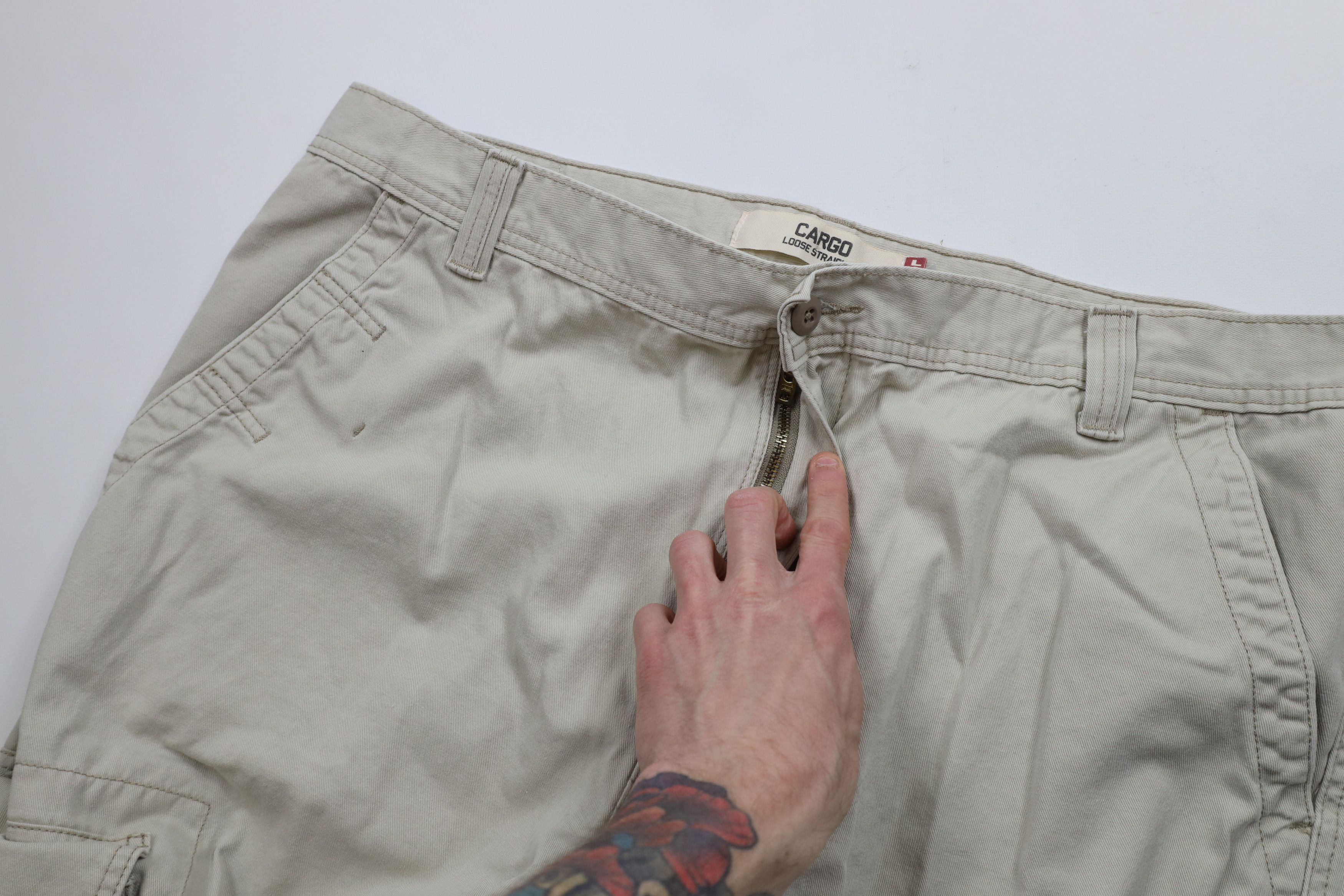Levi's × Vintage Vintage Y2K 2005 Levis Loose Straight Wide Leg Cargo Pants Size US 42 / EU 58 - 6 Thumbnail