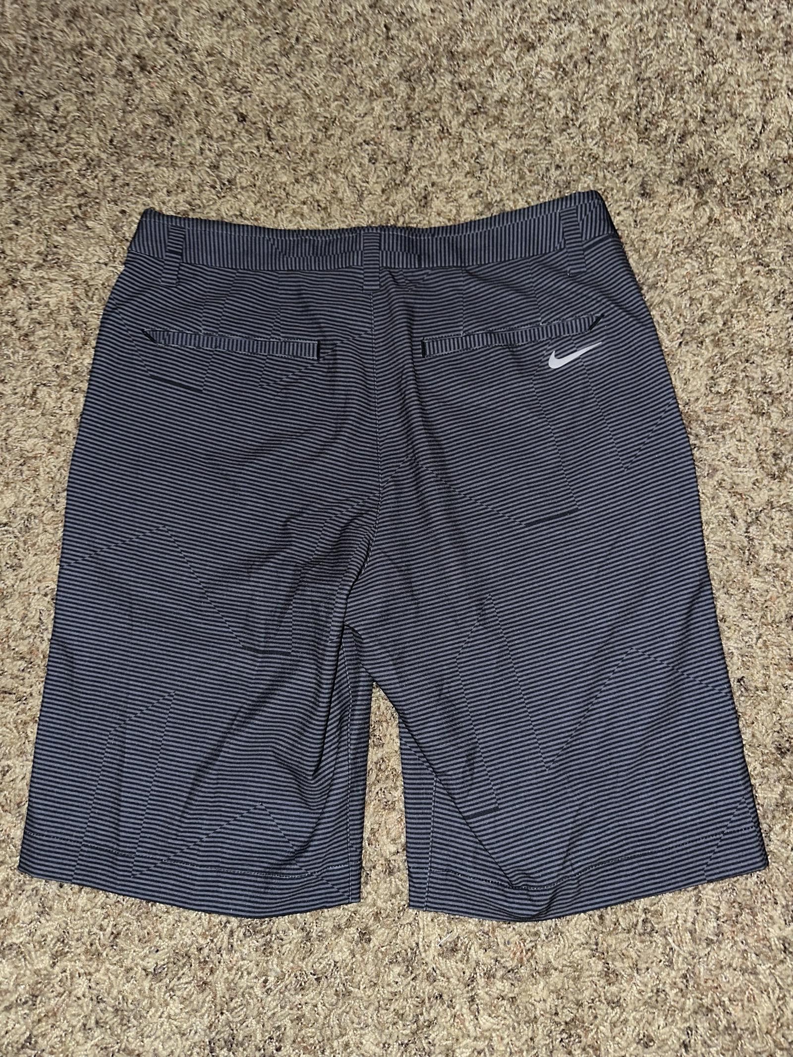 Nike Nike Golf Big Kids (Boy’s) Dri Fit Standard Fit Gray Black Striped Shorts Sample Size US 26 / EU 42 - 7 Thumbnail