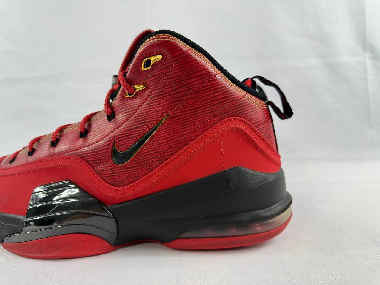 Nike Nike Air Pippen 6 University Red 2015 Size US 13 / EU 46 - 7 Thumbnail