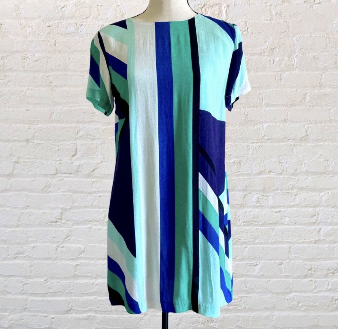 Other OLIVIACEOUS SHORT SLEEVE ZIP BACK MINI DRESS SZ S Size S / US 4 / IT 40 - 1 Thumbnail