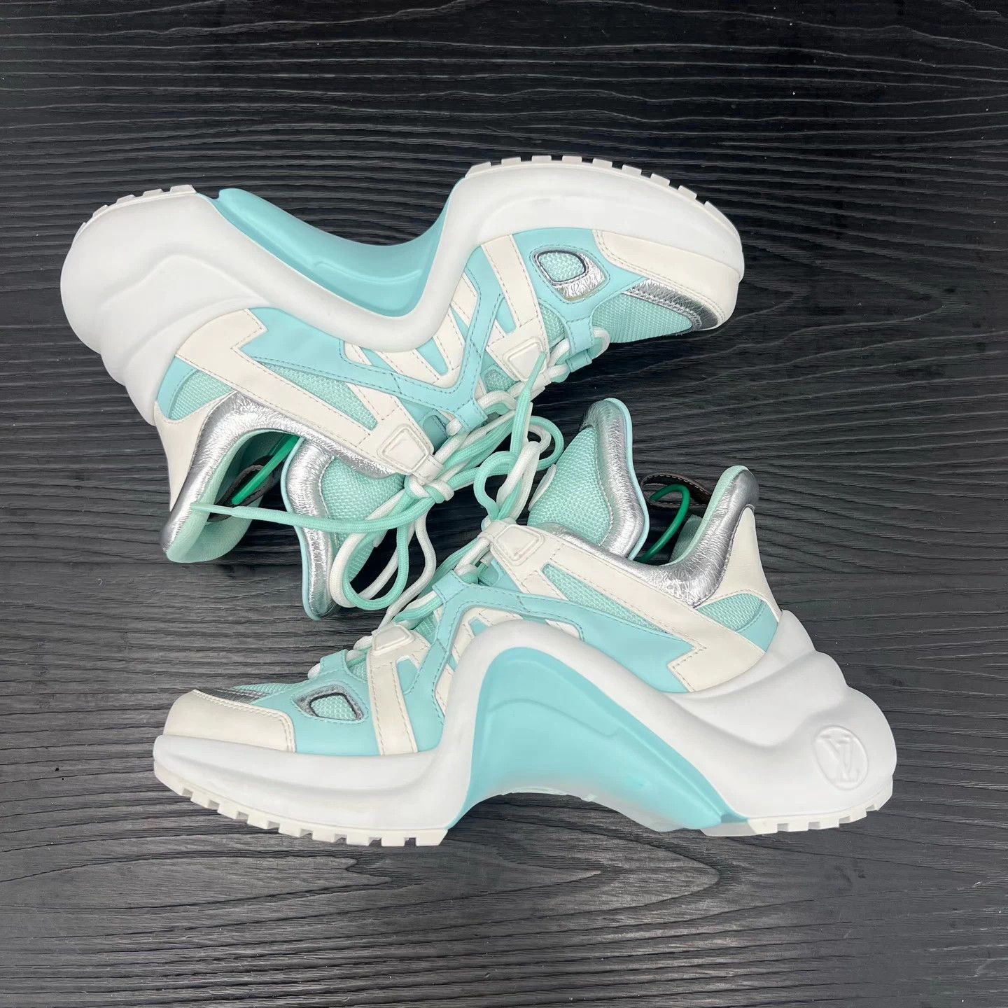 Louis Vuitton lv archlight white green 36.5 eu worn once Size US 5.5 / IT 35.5 - 2 Thumbnail