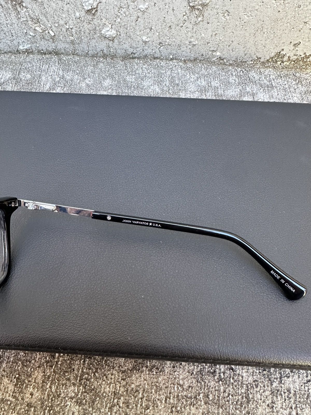 John Varvatos VJVC019 Black Glasses 52-21-145 Size ONE SIZE - 4 Thumbnail