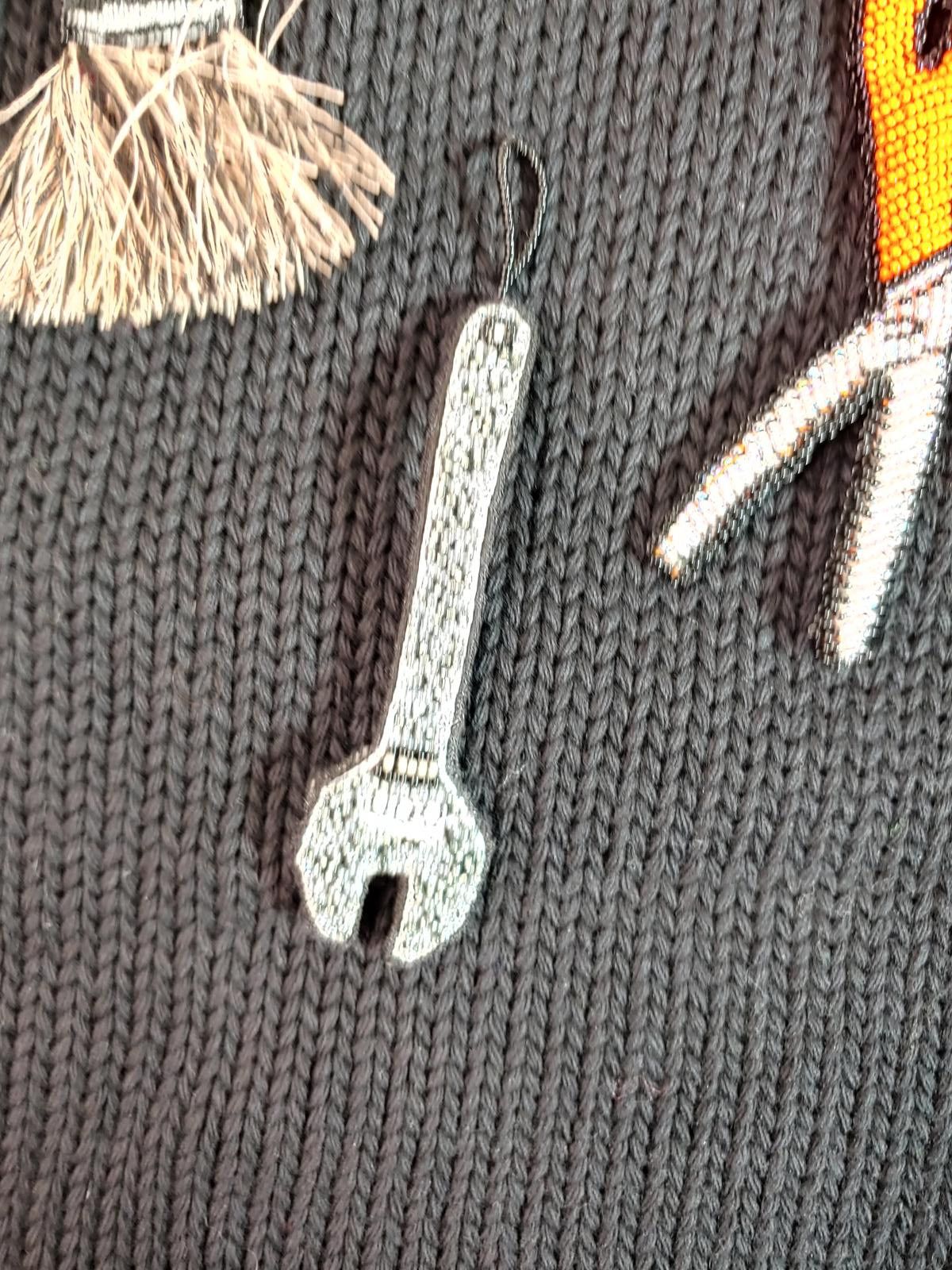 Louis Vuitton Louis Vuitton LV Tools Embroidered Crewneck in Black Size US L / EU 52-54 / 3 - 7 Thumbnail