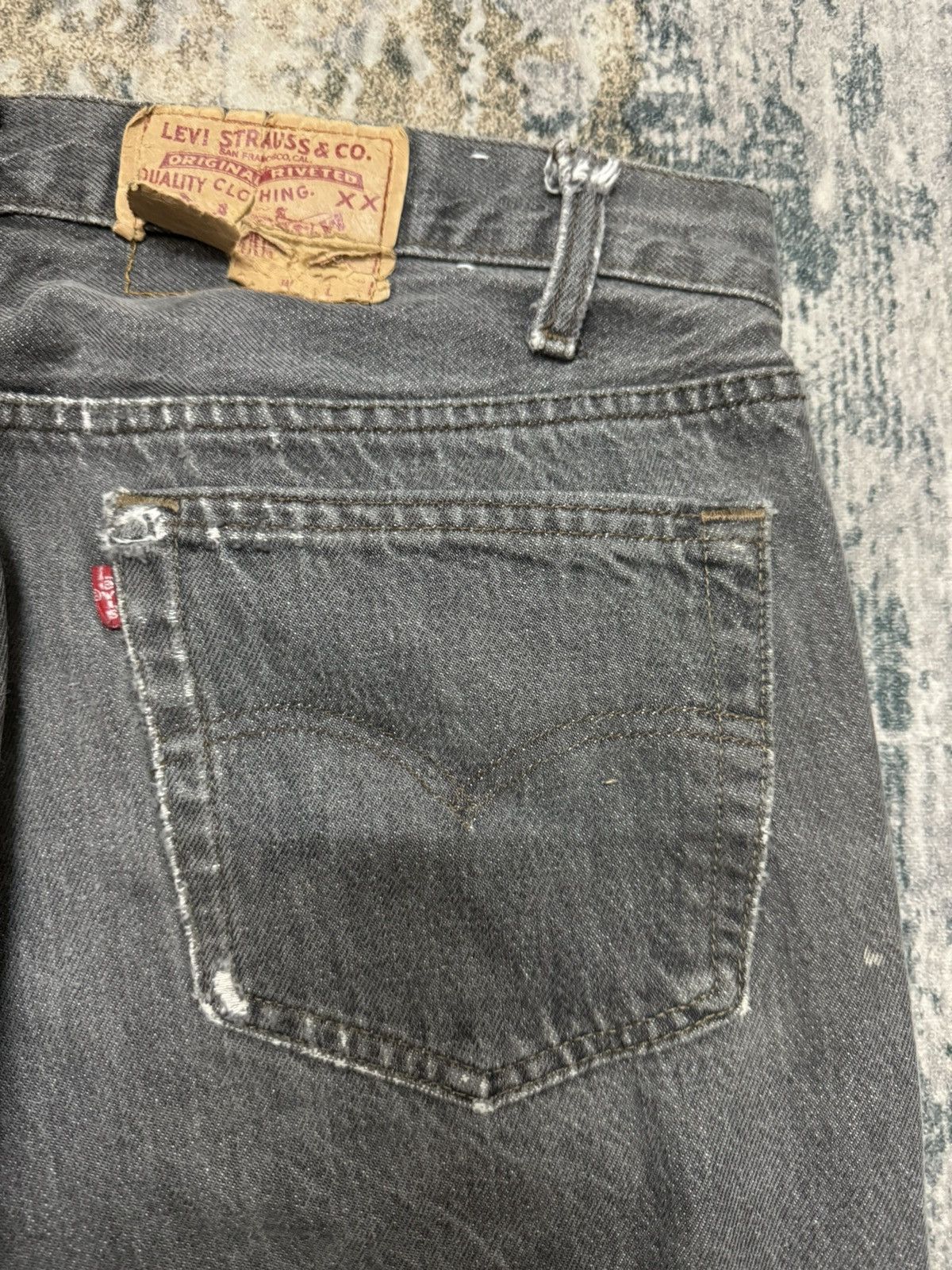 Levi's × Levi's Vintage Clothing × Vintage Vintage Levi’s 501 Distressed Pokdot White Black faded W34 Size US 34 / EU 50 - 11 Thumbnail