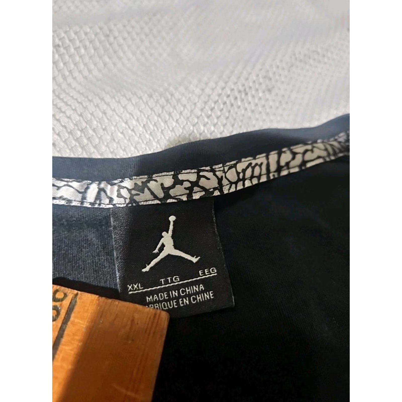 Jordan Brand VINTAGE Air Jordan Shirt Mens 2XL XXL Black Charcoal Jumpman Logo Vneck Casual Tee Size US XXL / EU 58 / 5 - 7 Thumbnail