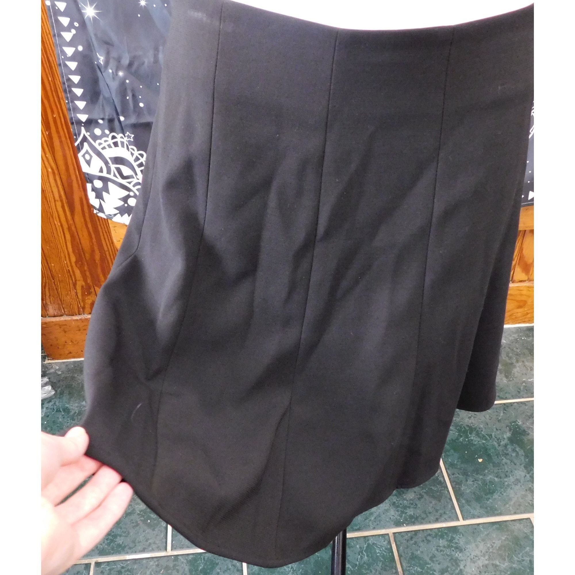 Bcbgmaxazria BCBGMaxazria Black Bronwyn Skirt Knee Length Size 6 Size 28" / US 6 / IT 42 - 2 Thumbnail