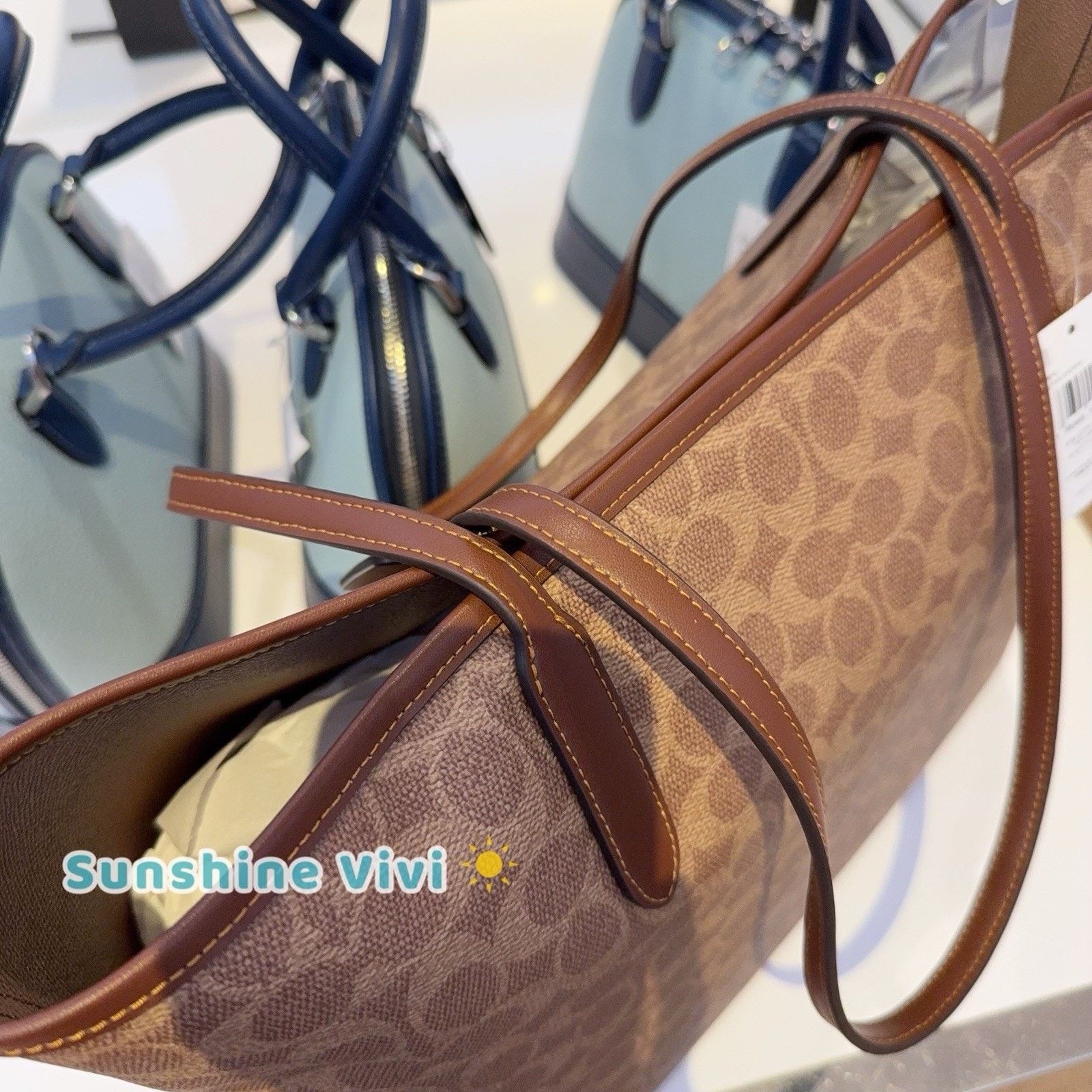 Coach NWT COACH City Tote In Signature Canvas Gold/Tan/Brown CV976 Size ONE SIZE - 4 Thumbnail