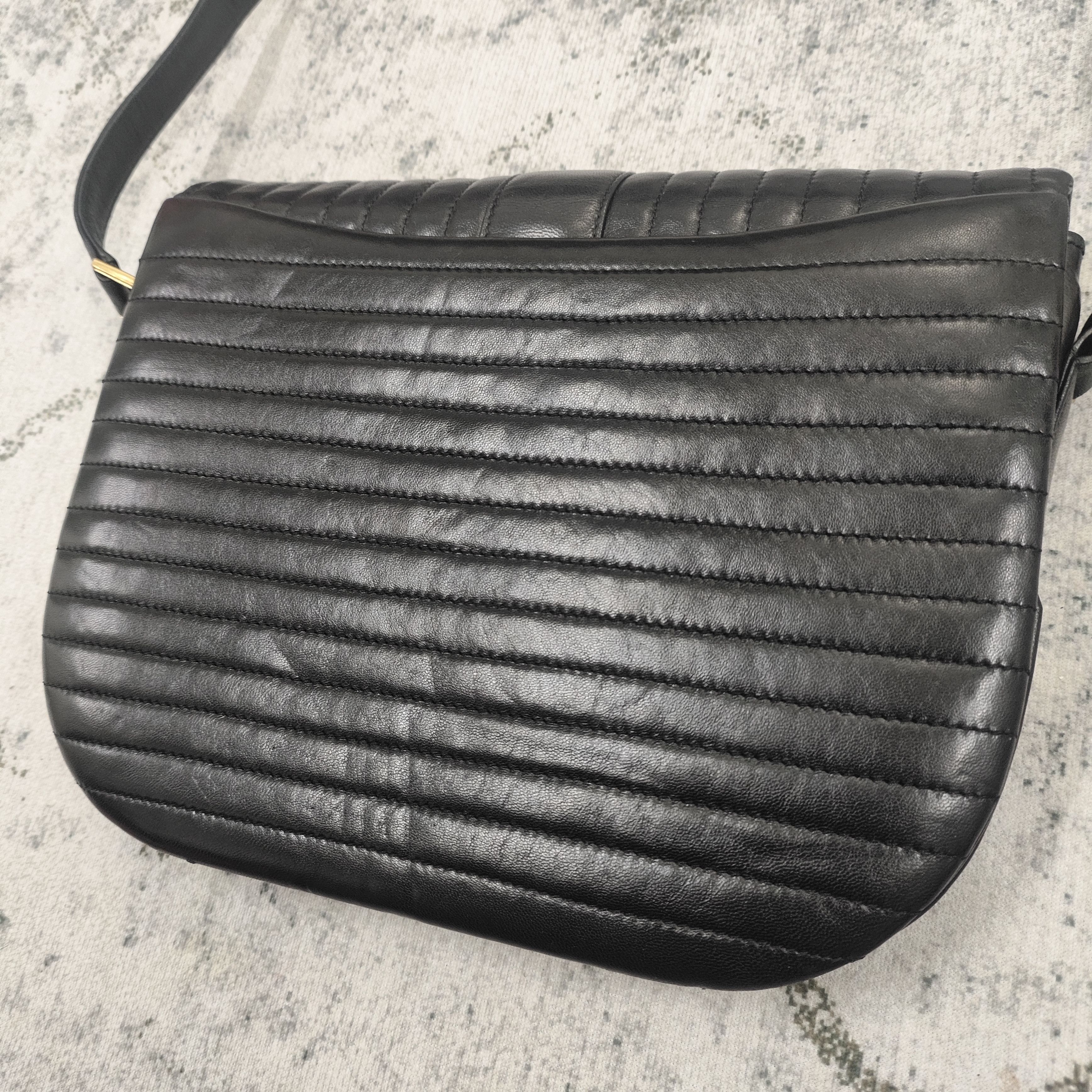 Givenchy × Vintage Vintage Givenchy quilted Lambskin leather Flap crossbody Size ONE SIZE - 9 Thumbnail