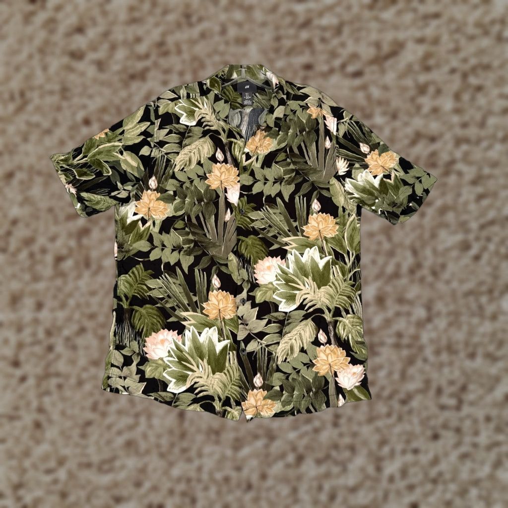 H&M H&M Shirt Men Black Floral Leaf Button-Up 100% Rayon Hawaiian L Adult Casual Shirt Size US L / EU 52-54 / 3 - 1 Thumbnail