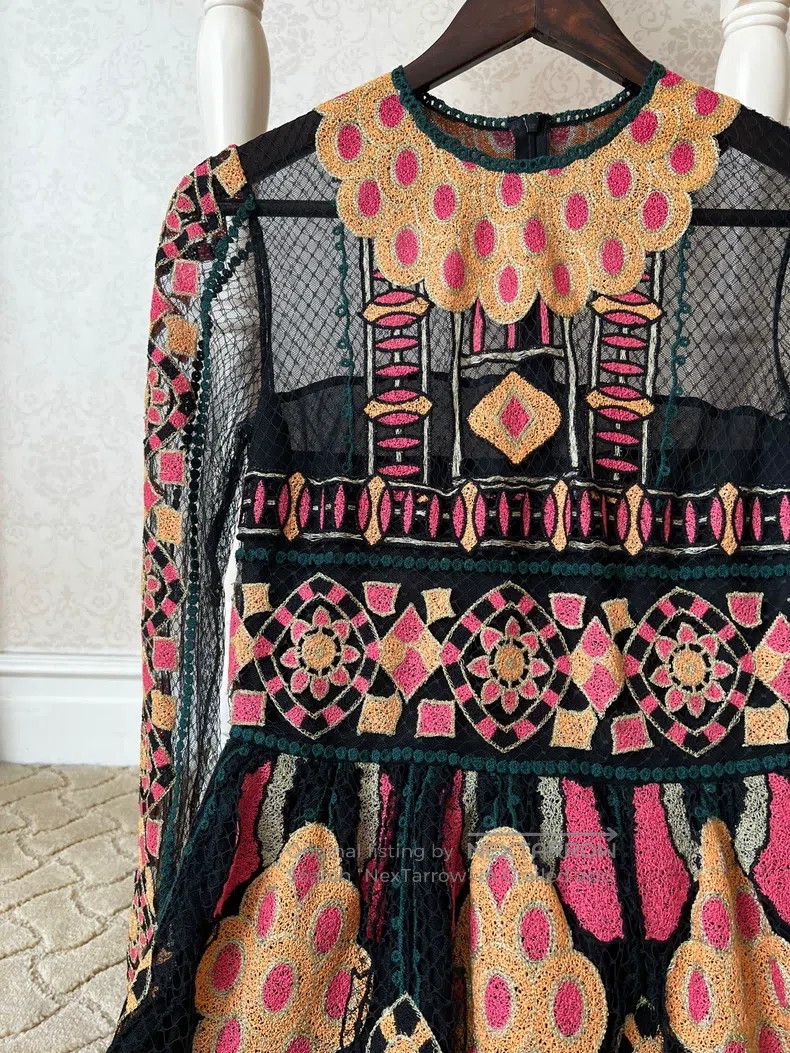 Valentino Valentino Lace dress Size M / US 6-8 / IT 42-44 - 2 Thumbnail